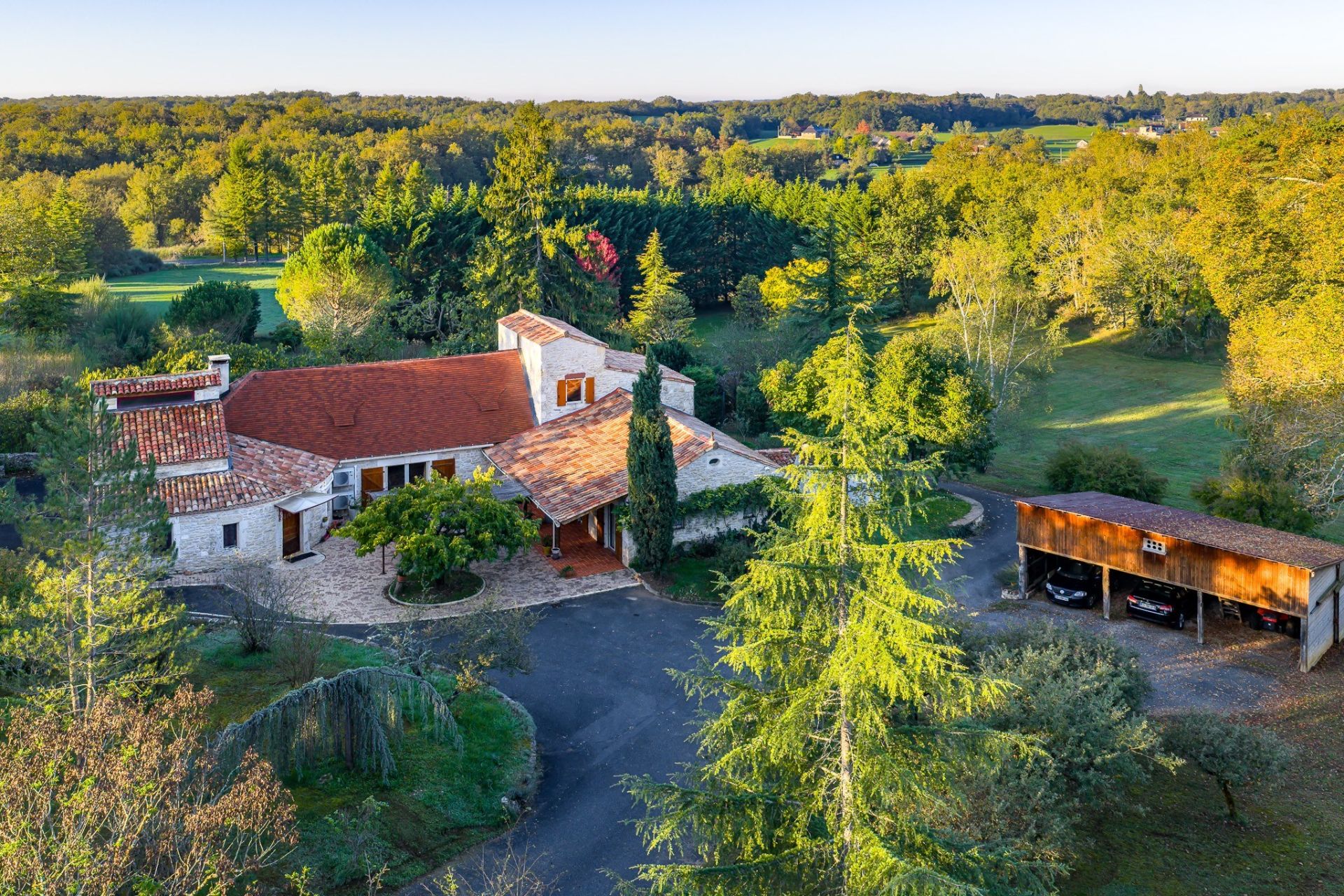 luxury house 6 Rooms for sale on SOUILLAC (46200)