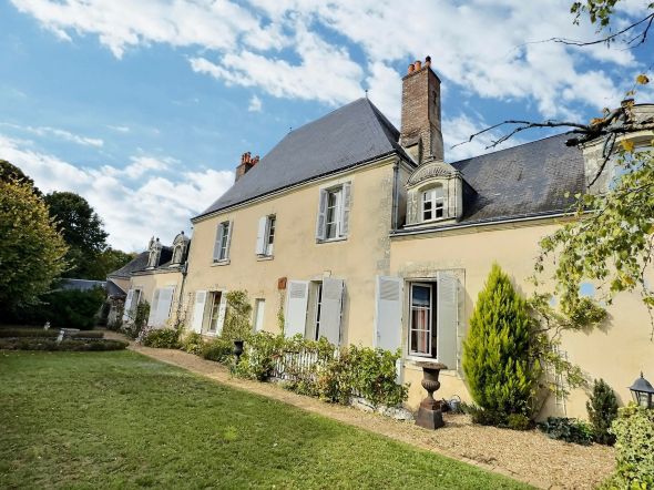 Vente Maison de luxe Neuvy-le-Roi 11 Pièces 261 m²