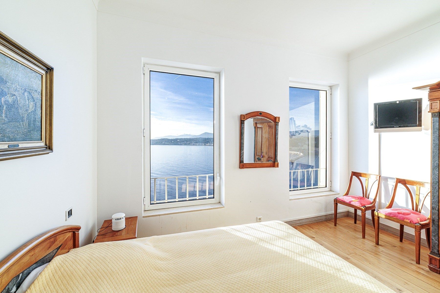 luxury villa 9 Rooms for sale on NICE (06000)