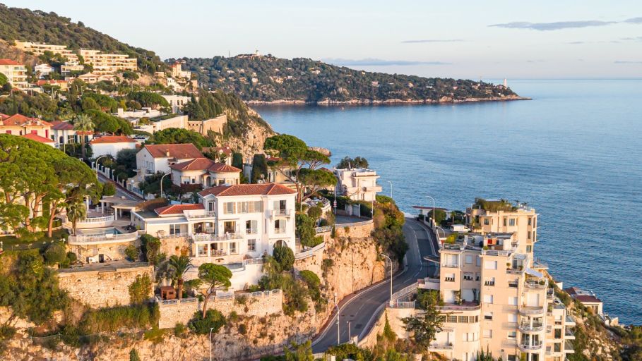 luxury villa 9 Rooms for sale on NICE (06000)