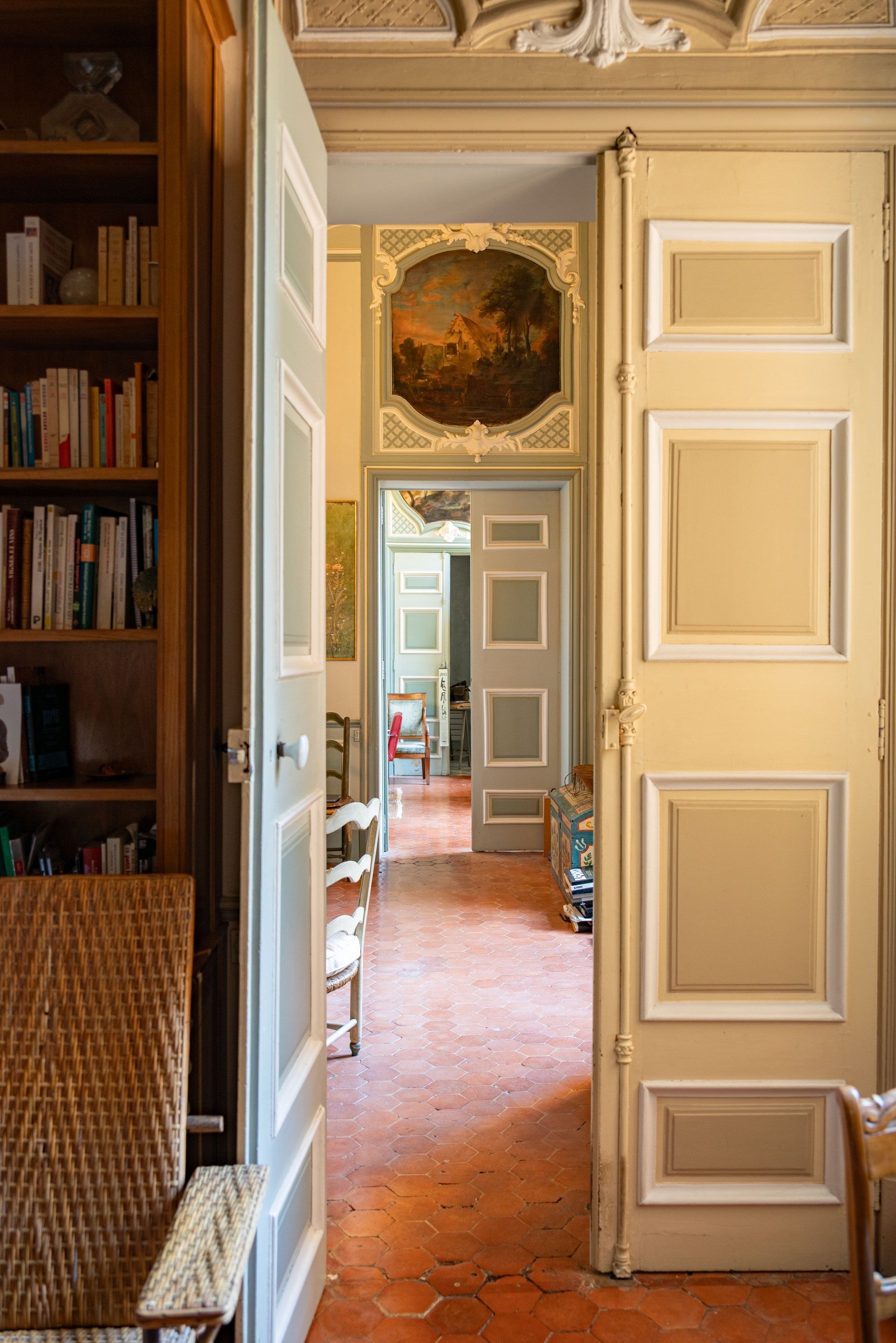 luxury apartment 8 Rooms for sale on AIX EN PROVENCE (13100)