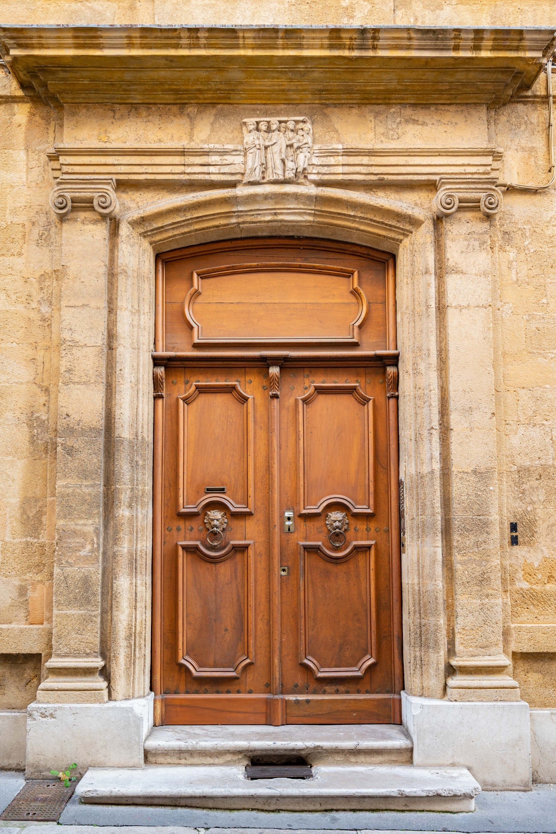 luxury apartment 8 Rooms for sale on AIX EN PROVENCE (13100)