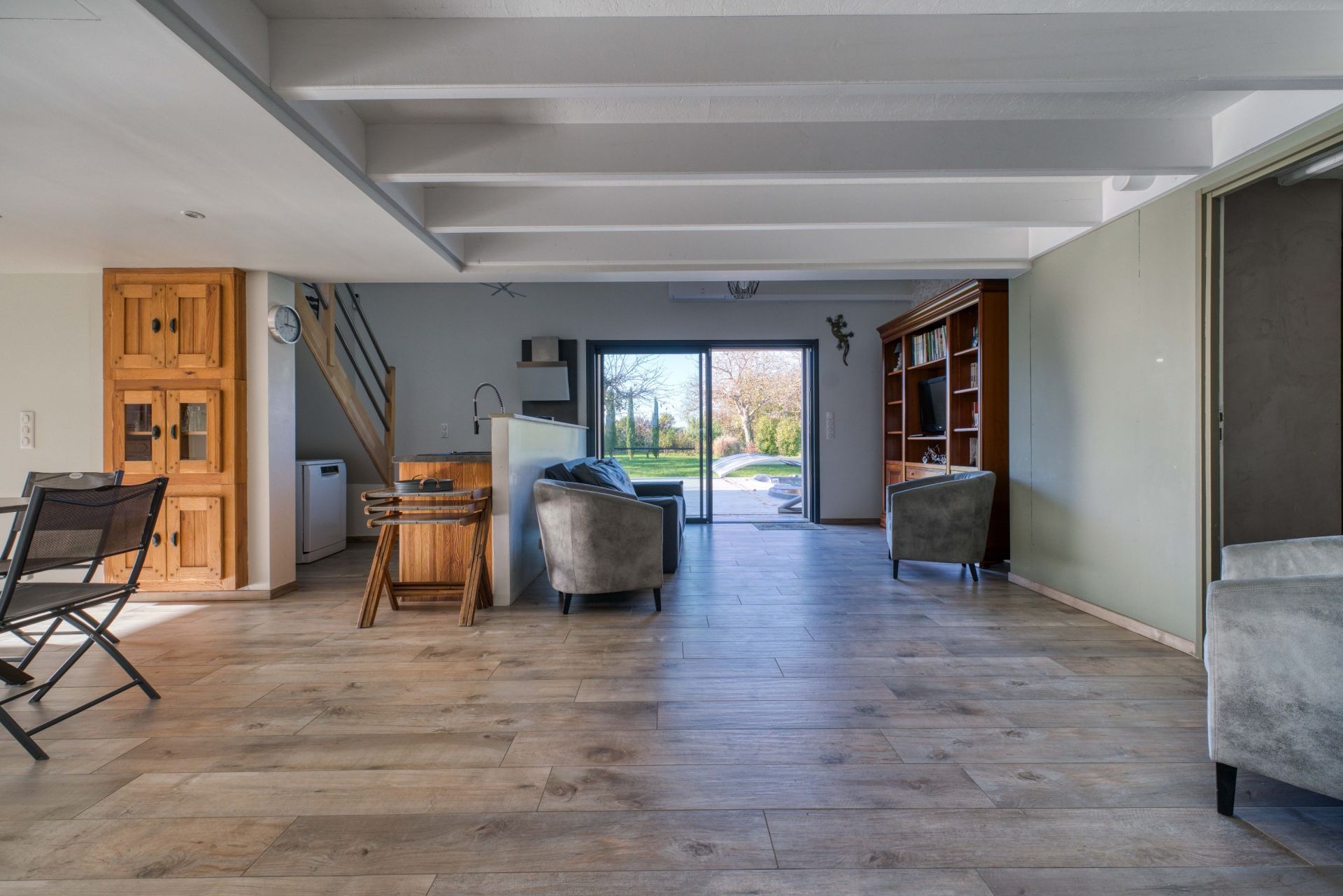 luxury house 11 Rooms for sale on LE GUA (17600)