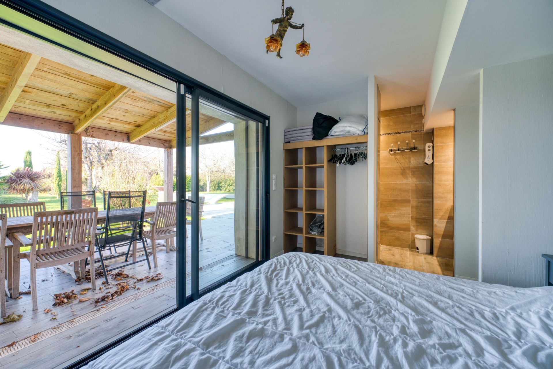 luxury house 11 Rooms for sale on LE GUA (17600)