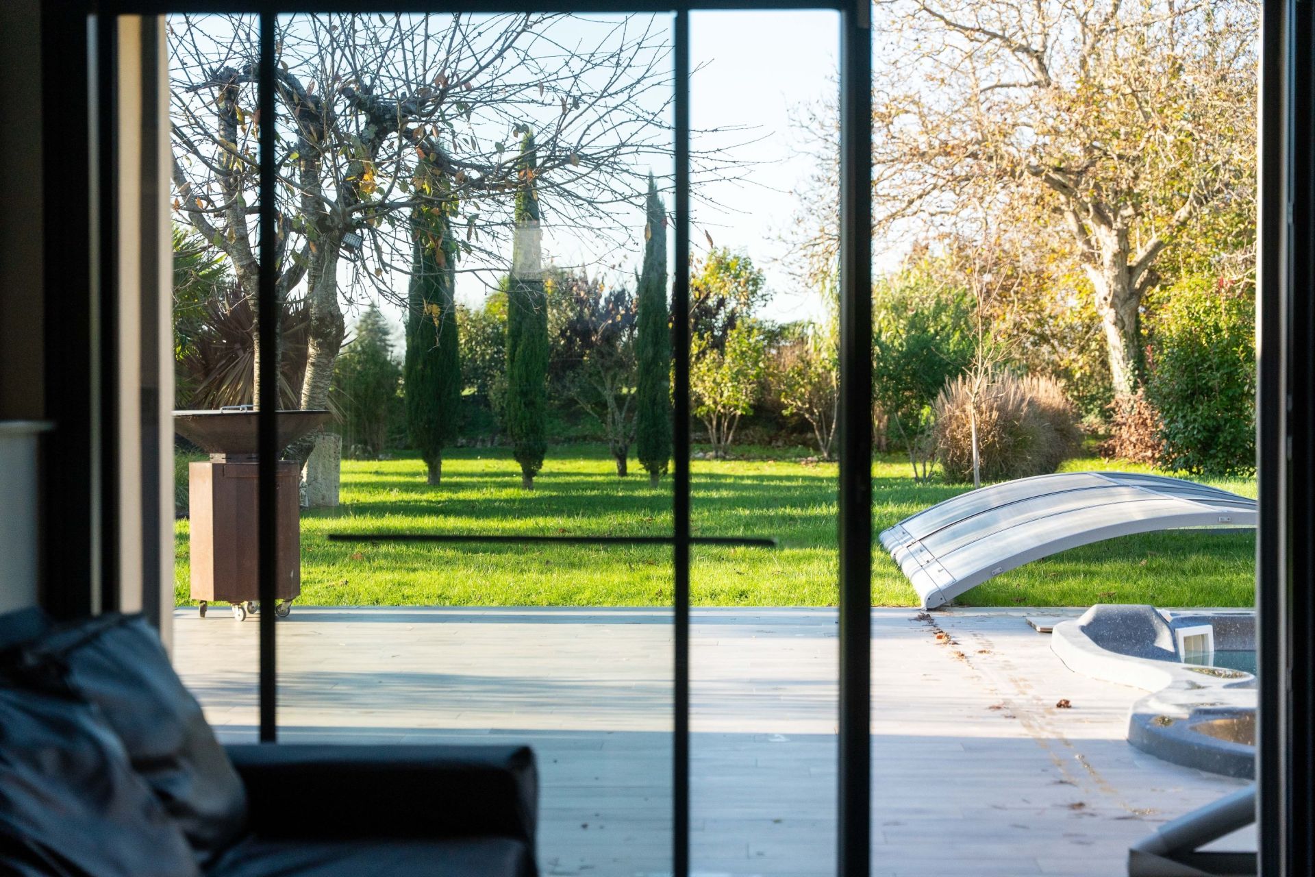 luxury house 11 Rooms for sale on LE GUA (17600)