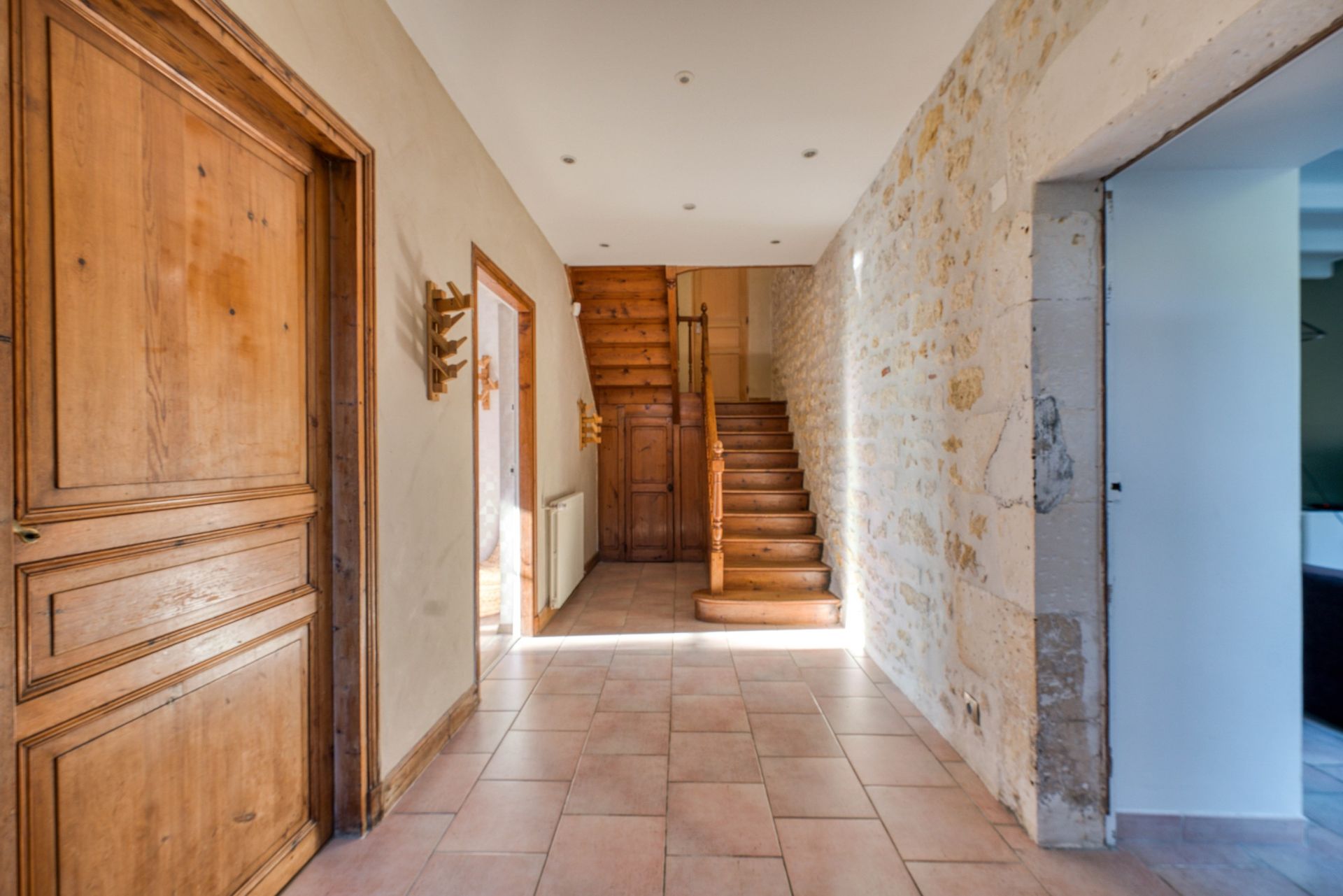 luxury house 11 Rooms for sale on LE GUA (17600)