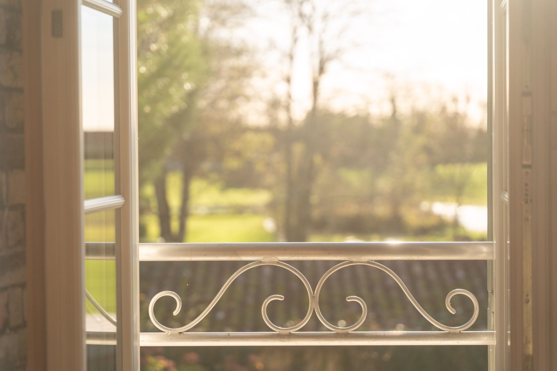 luxury house 11 Rooms for sale on LE GUA (17600)