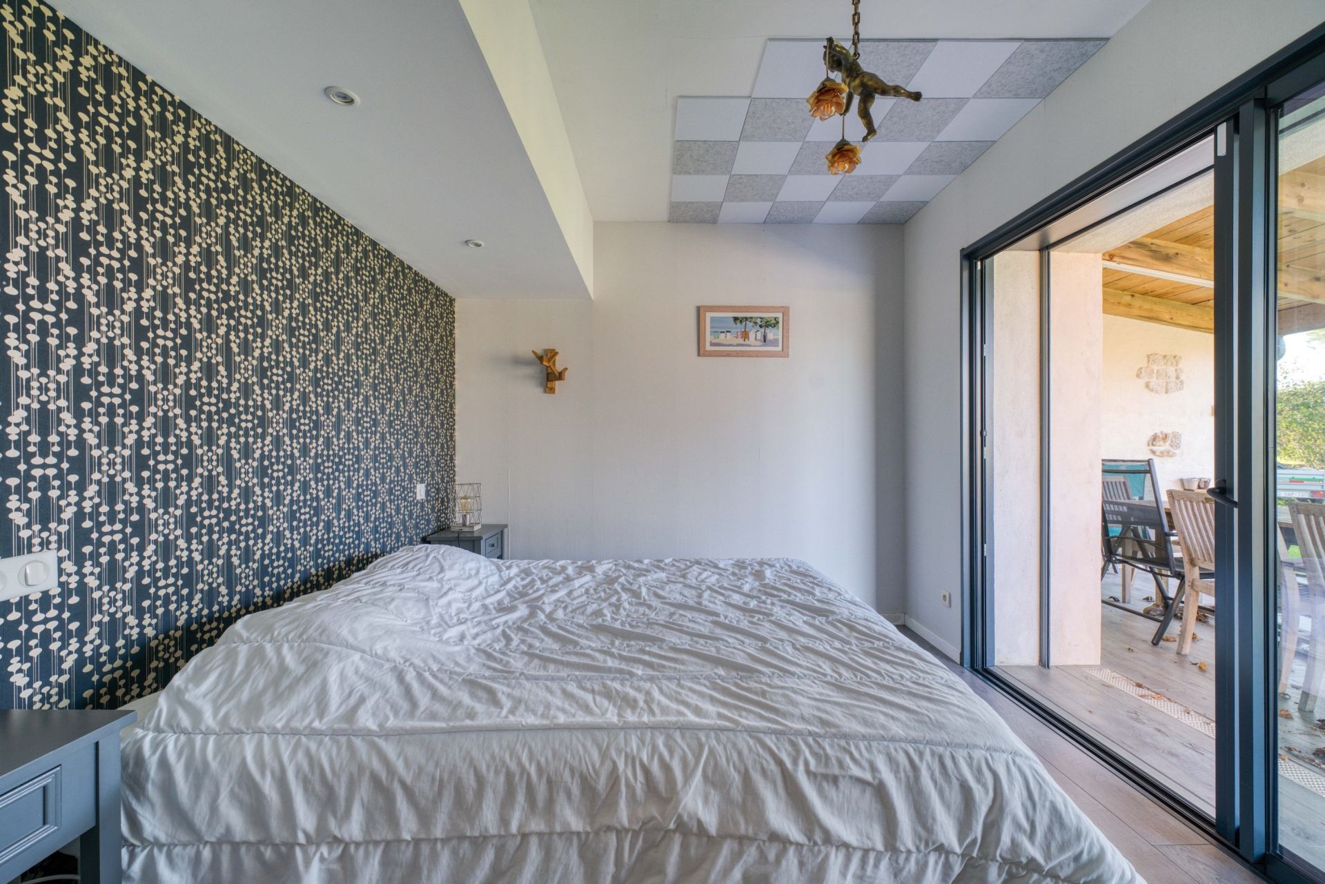 luxury house 11 Rooms for sale on LE GUA (17600)