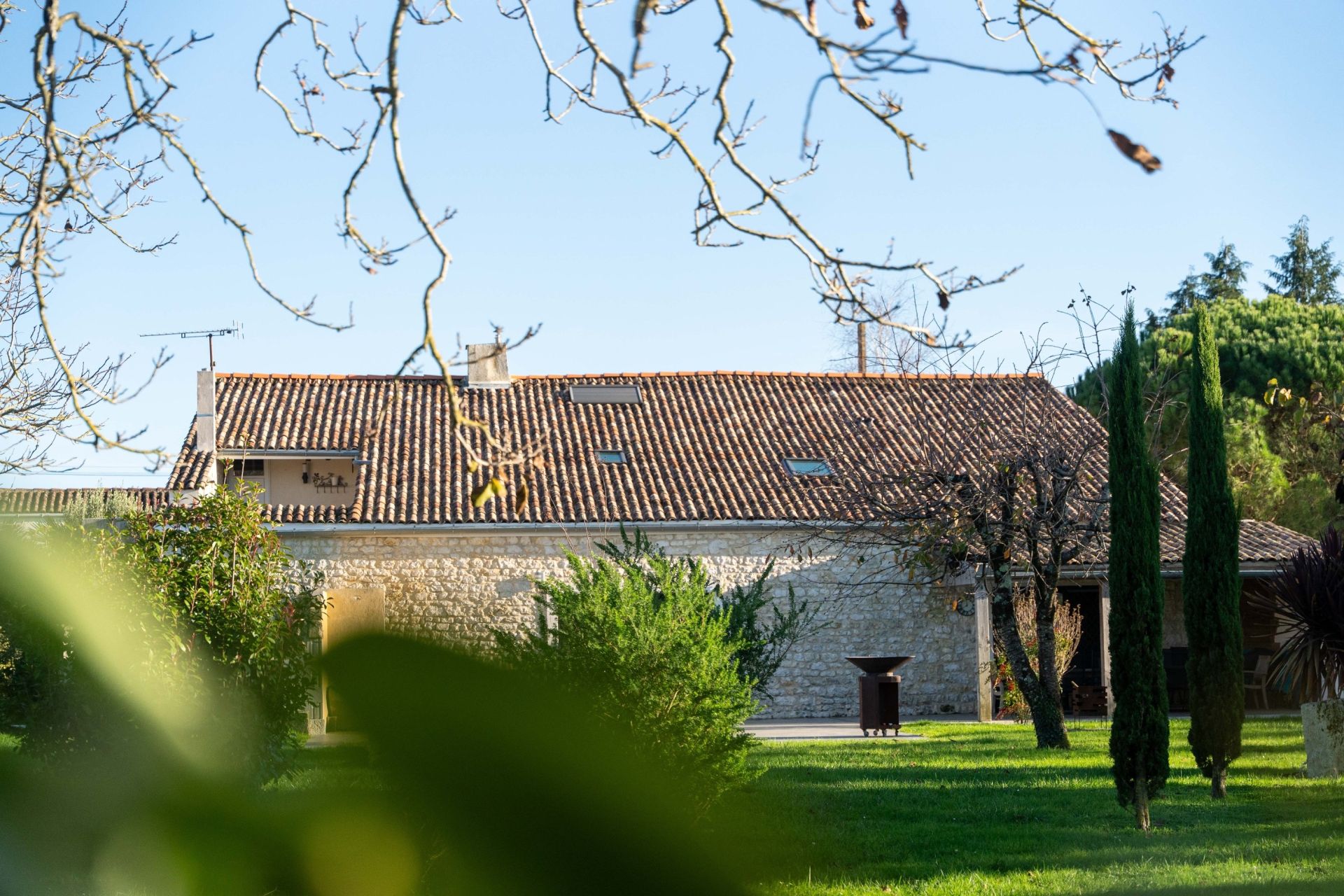 luxury house 11 Rooms for sale on LE GUA (17600)