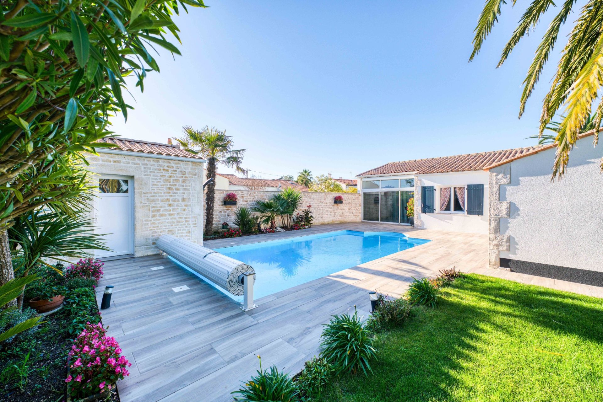 luxury house 6 Rooms for sale on ST PIERRE D OLERON (17310)