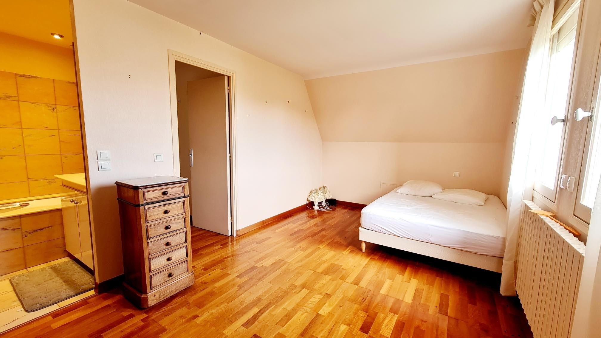 luxury house 7 Rooms for sale on HONFLEUR (14600)