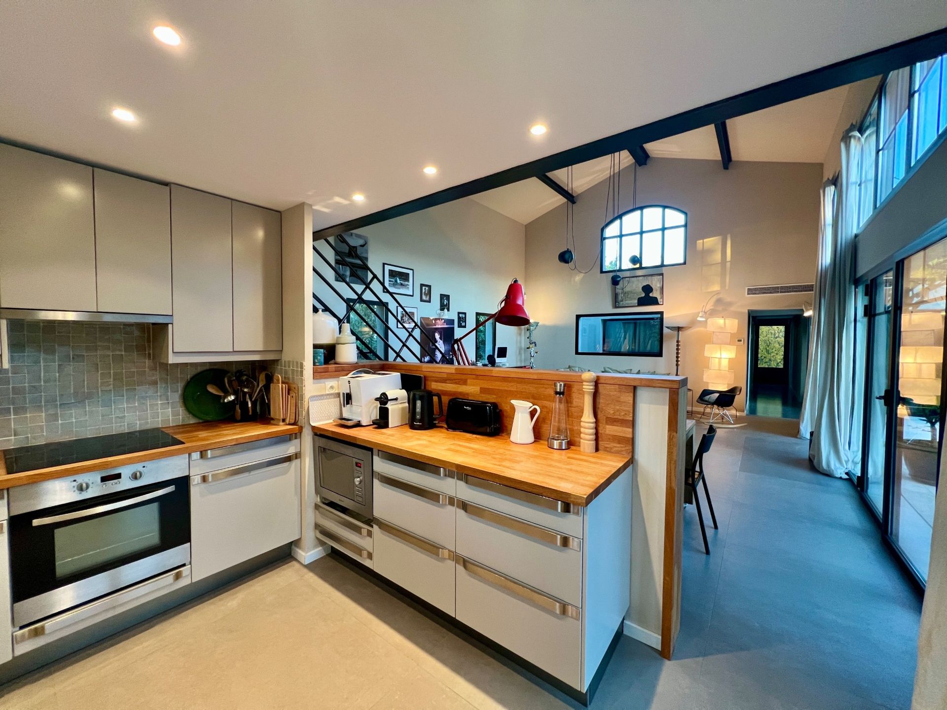 luxury house 5 Rooms for sale on ST REMY DE PROVENCE (13210)