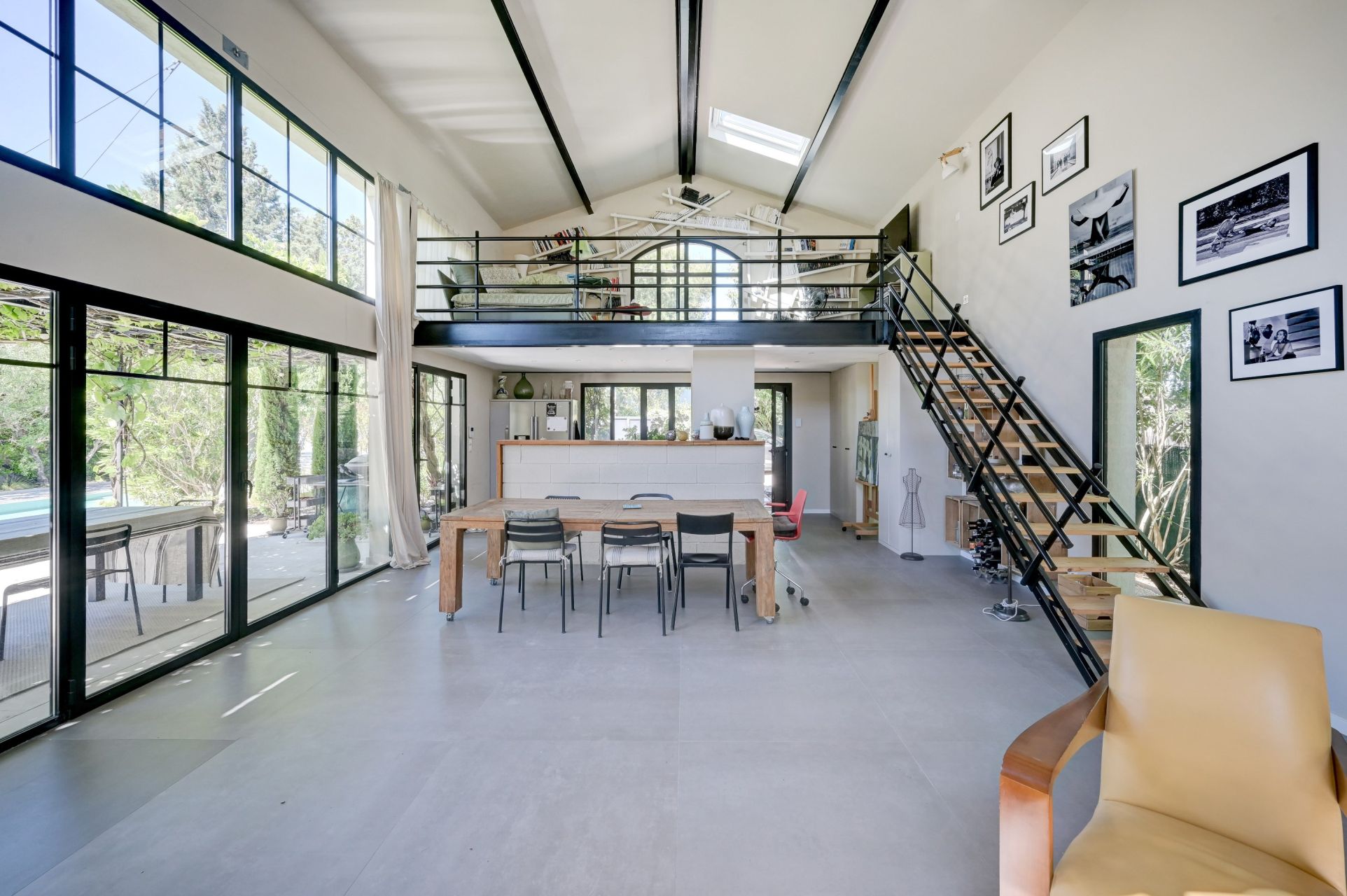 luxury house 5 Rooms for sale on ST REMY DE PROVENCE (13210)