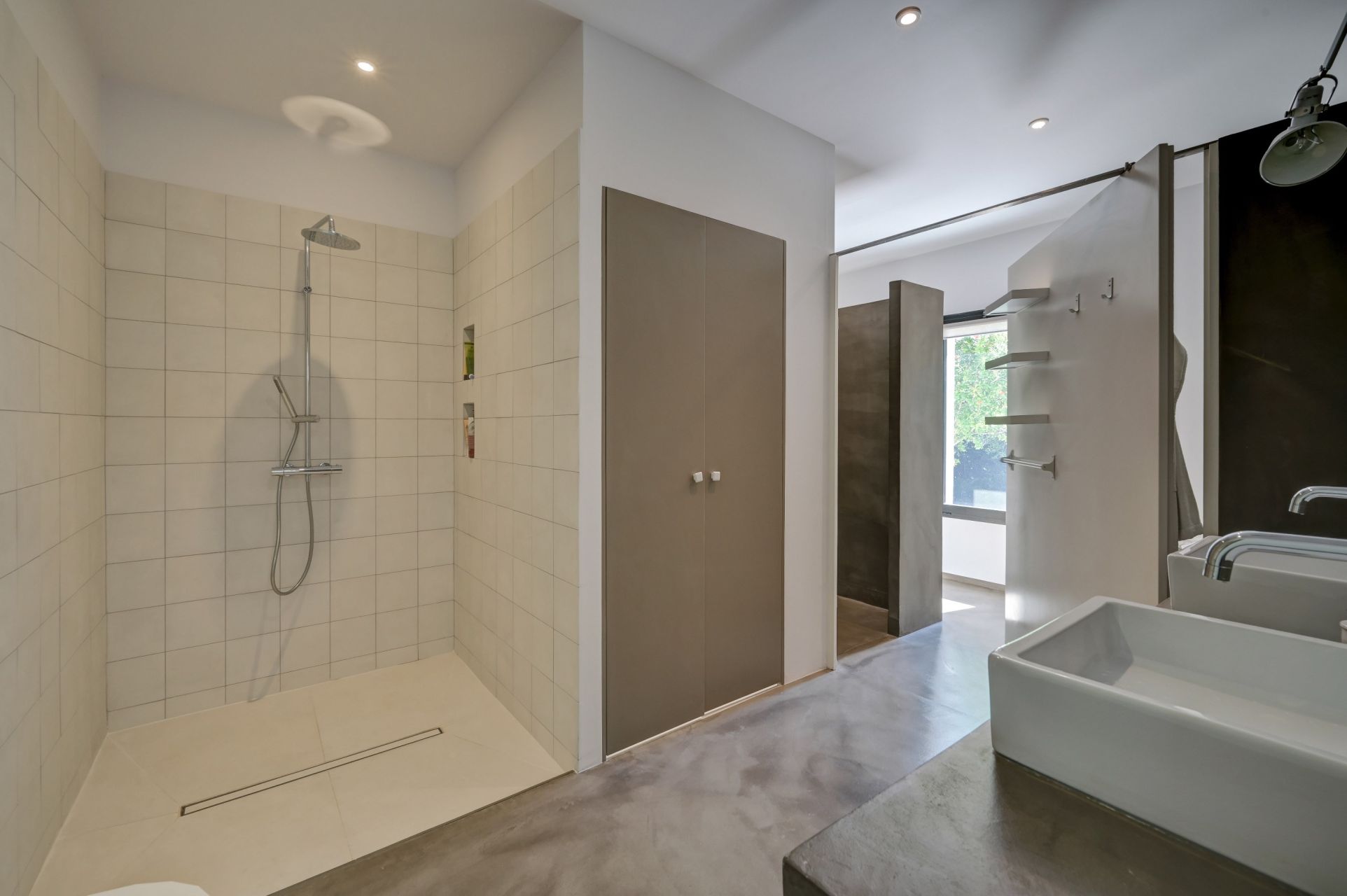 luxury house 5 Rooms for sale on ST REMY DE PROVENCE (13210)