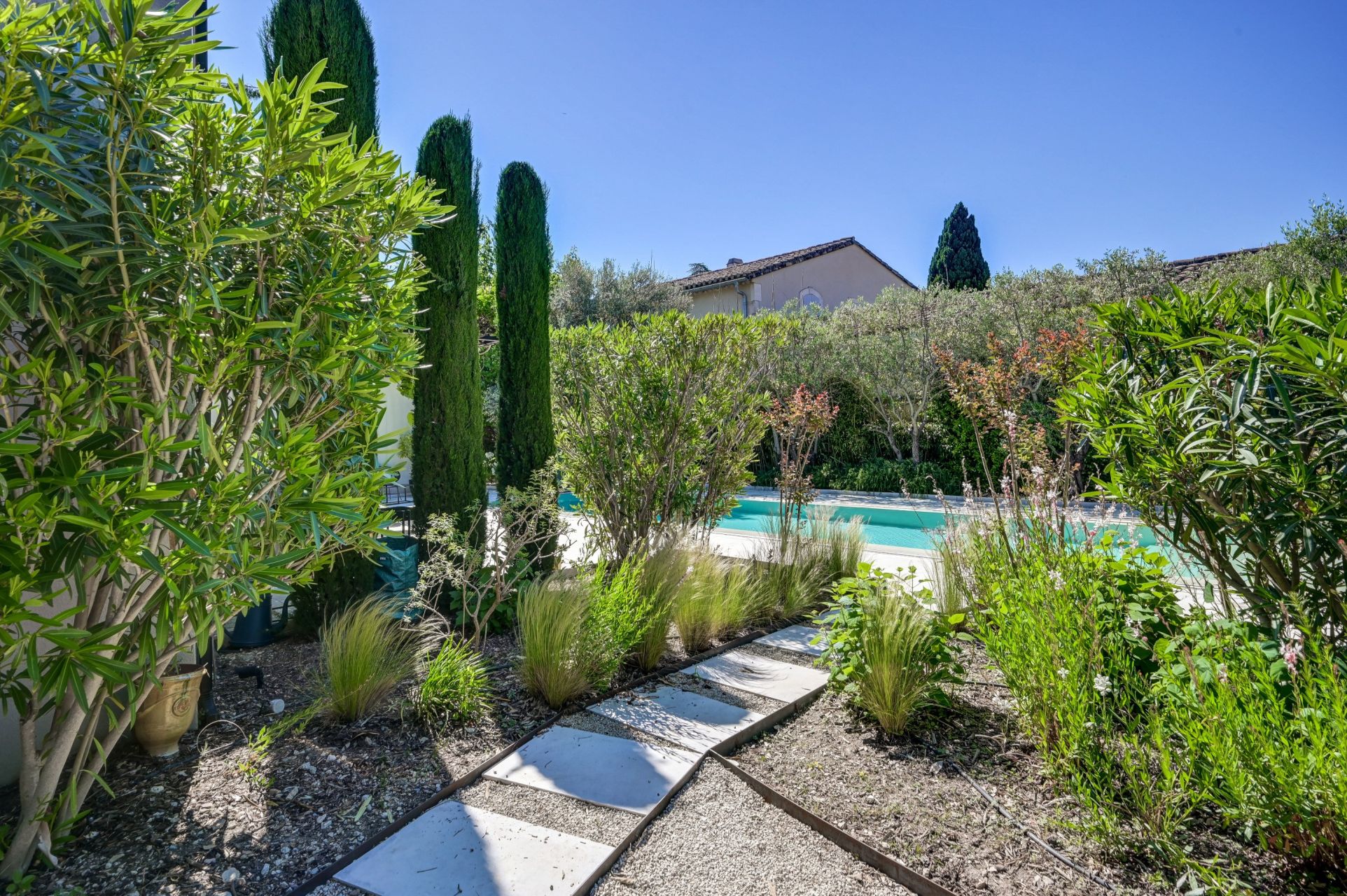 luxury house 5 Rooms for sale on ST REMY DE PROVENCE (13210)