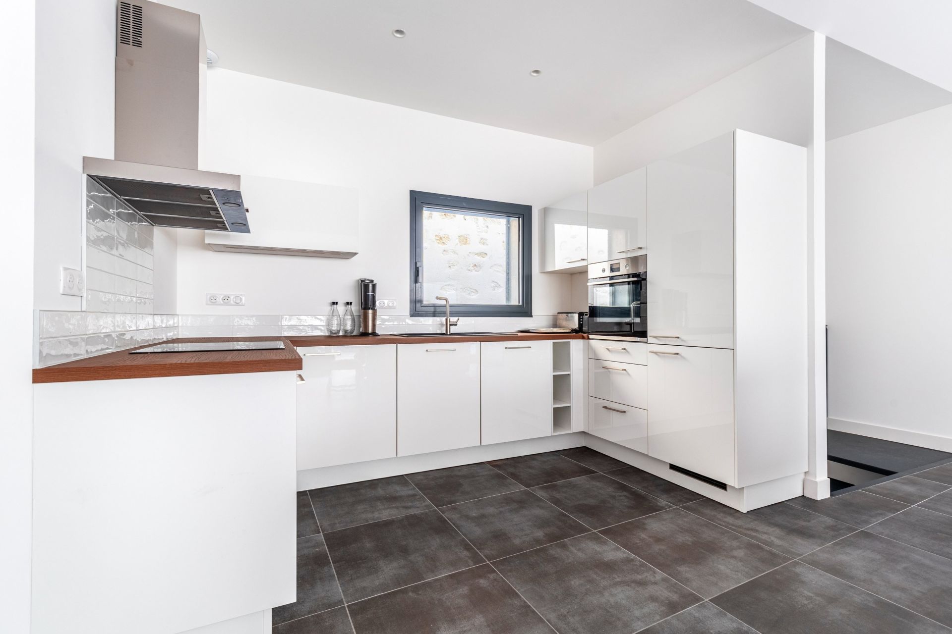 luxury apartment 3 Rooms for sale on BORDEAUX (33000)