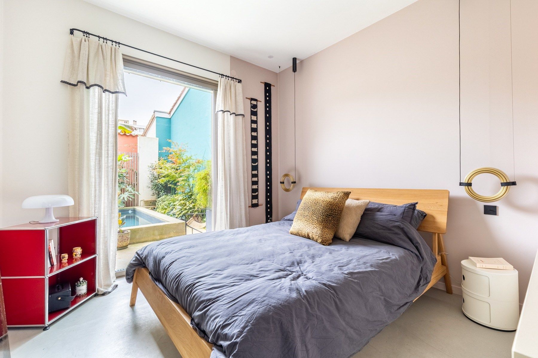 luxury house 5 Rooms for sale on BORDEAUX (33000)