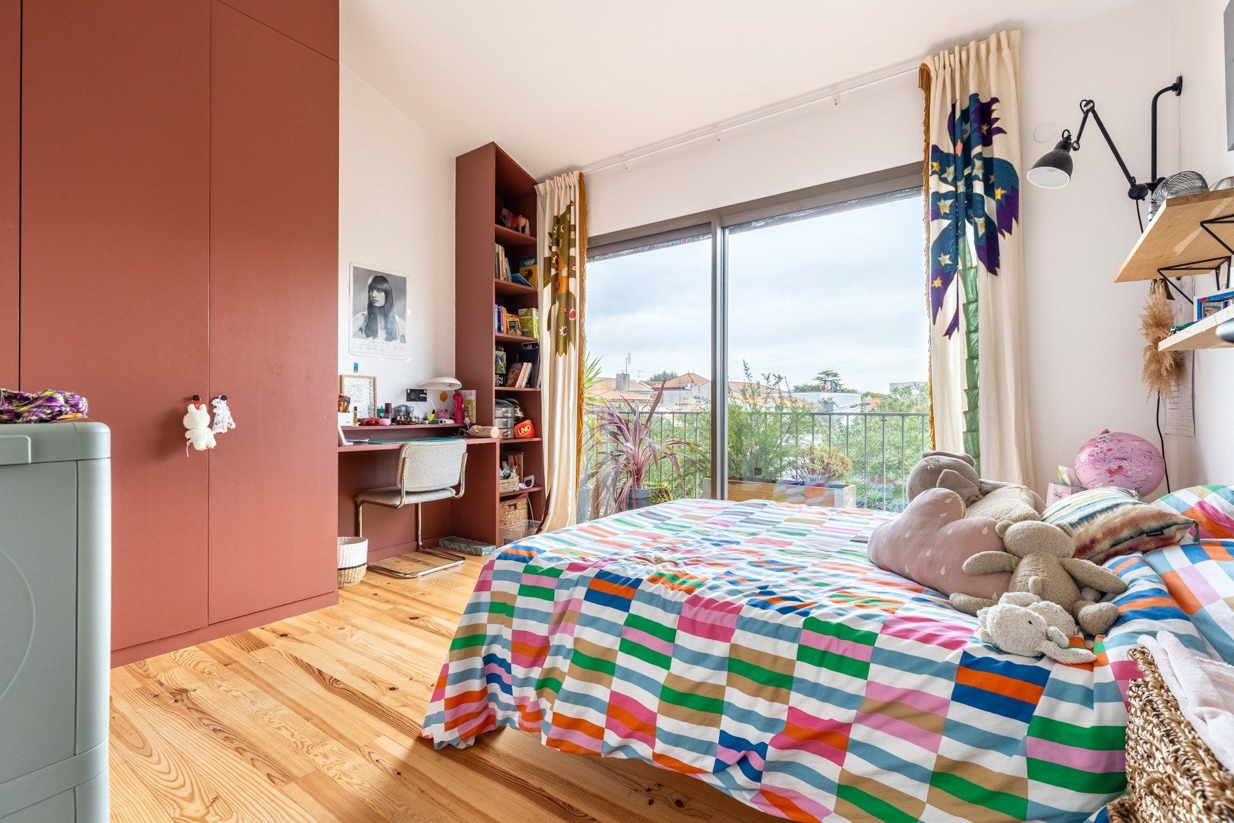 luxury house 5 Rooms for sale on BORDEAUX (33000)