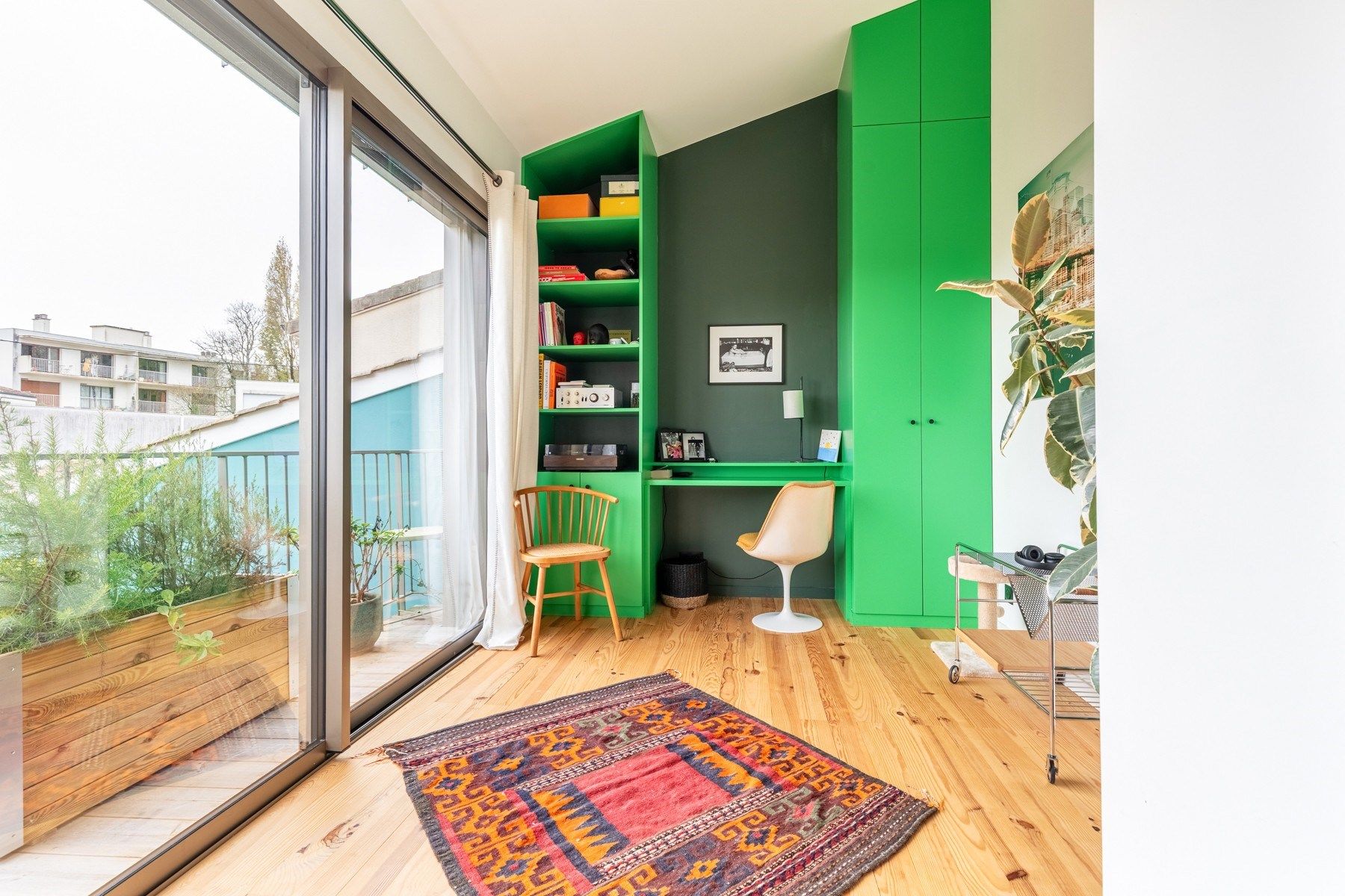 luxury house 5 Rooms for sale on BORDEAUX (33000)