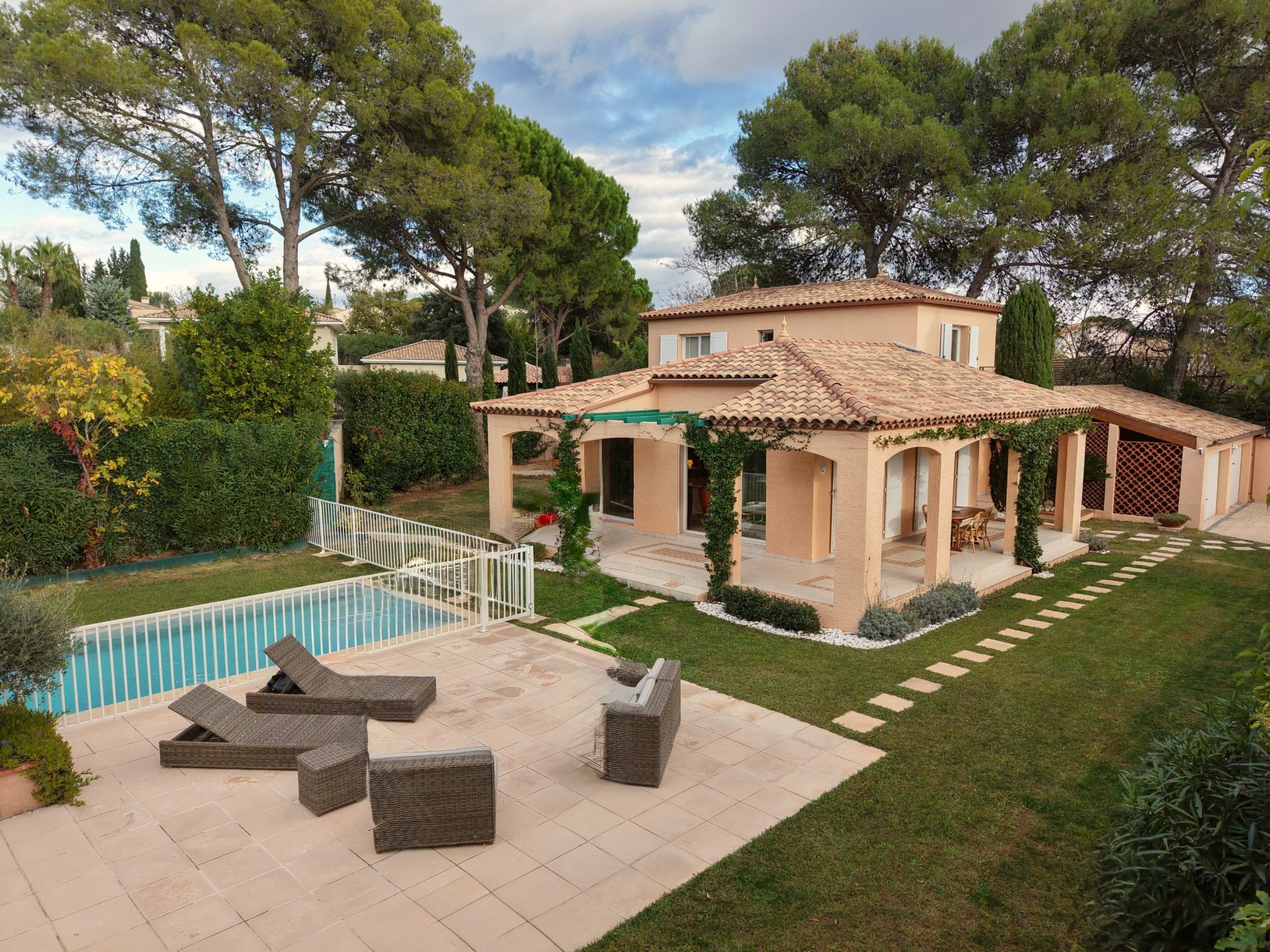 luxury house 5 Rooms for sale on CASTELNAU LE LEZ (34170)