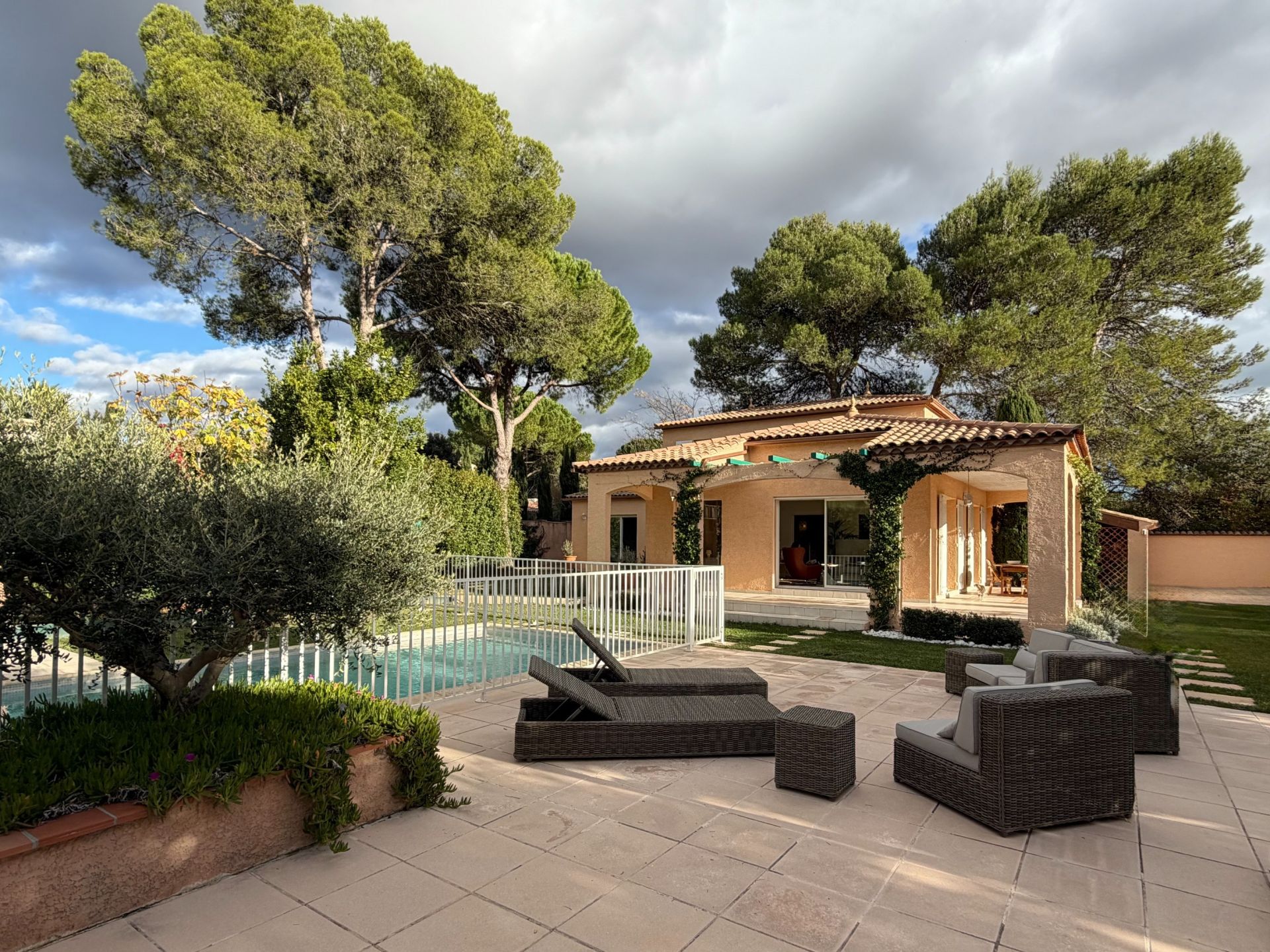 luxury house 5 Rooms for sale on CASTELNAU LE LEZ (34170)