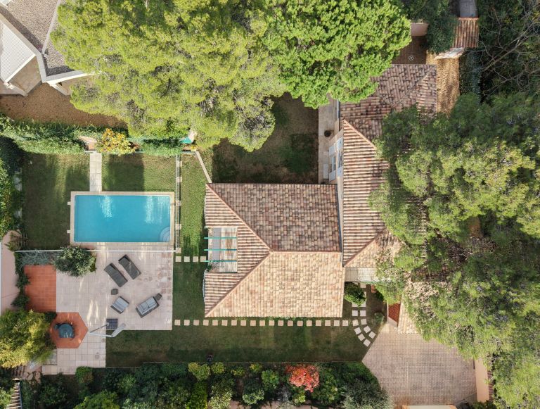 luxury house 5 Rooms for sale on CASTELNAU LE LEZ (34170)