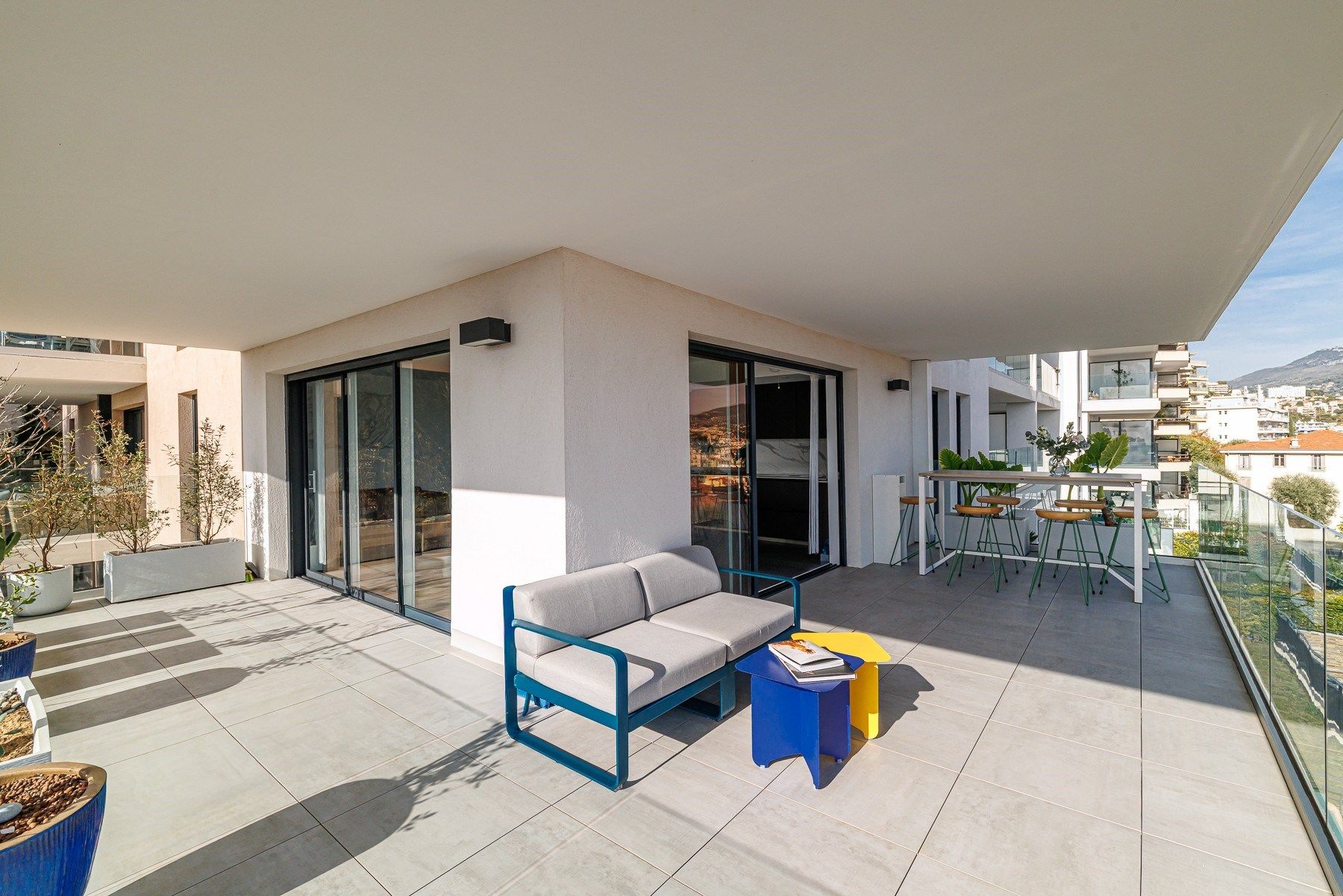 luxury apartment 4 Rooms for sale on NICE (06000)