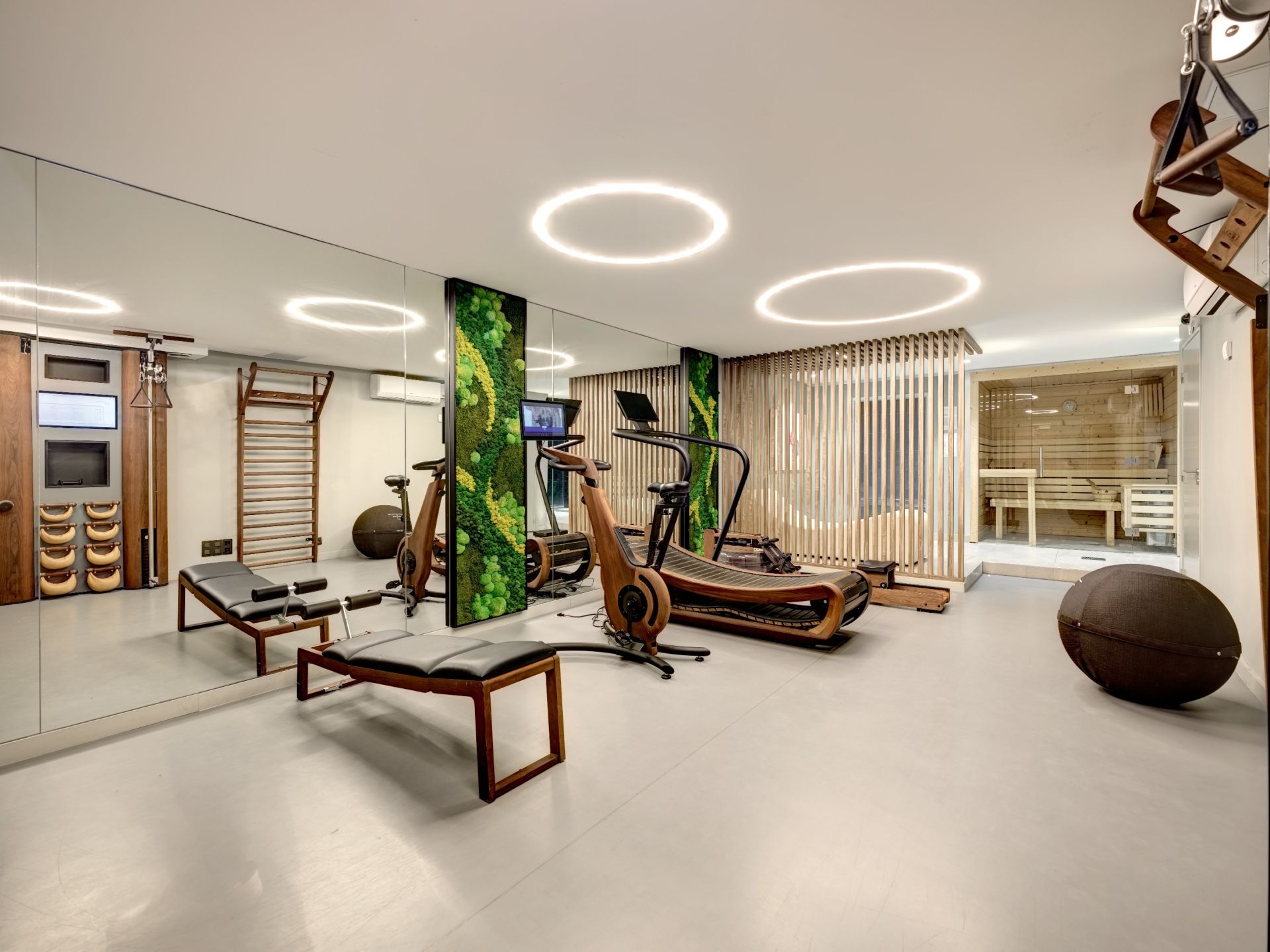 luxury apartment 4 Rooms for sale on NICE (06000)