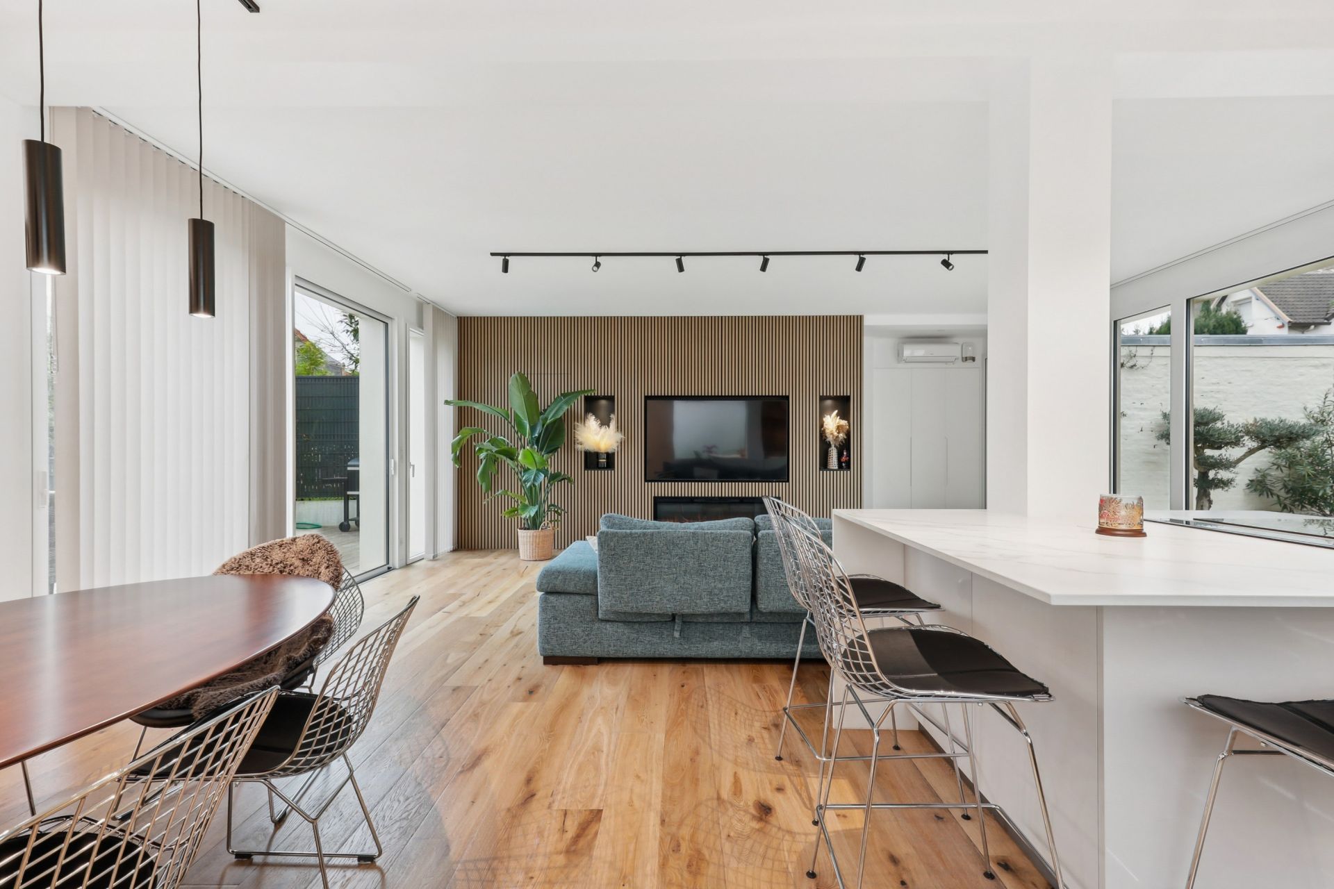 luxury house 5 Rooms for sale on CLAMART (92140)