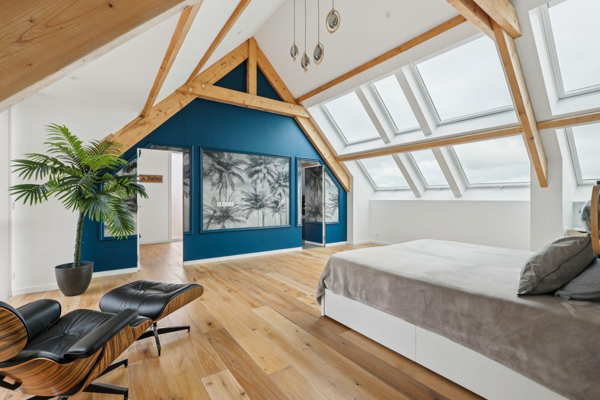 luxury house 5 Rooms for sale on CLAMART (92140)