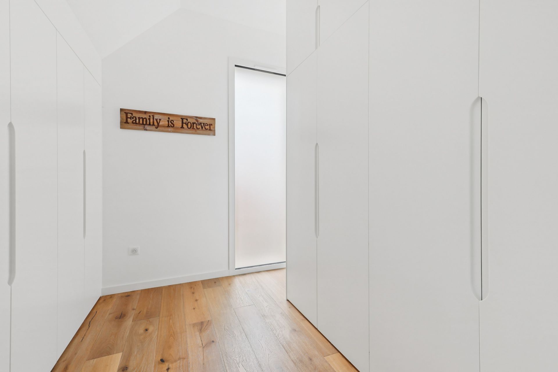 luxury house 5 Rooms for sale on CLAMART (92140)