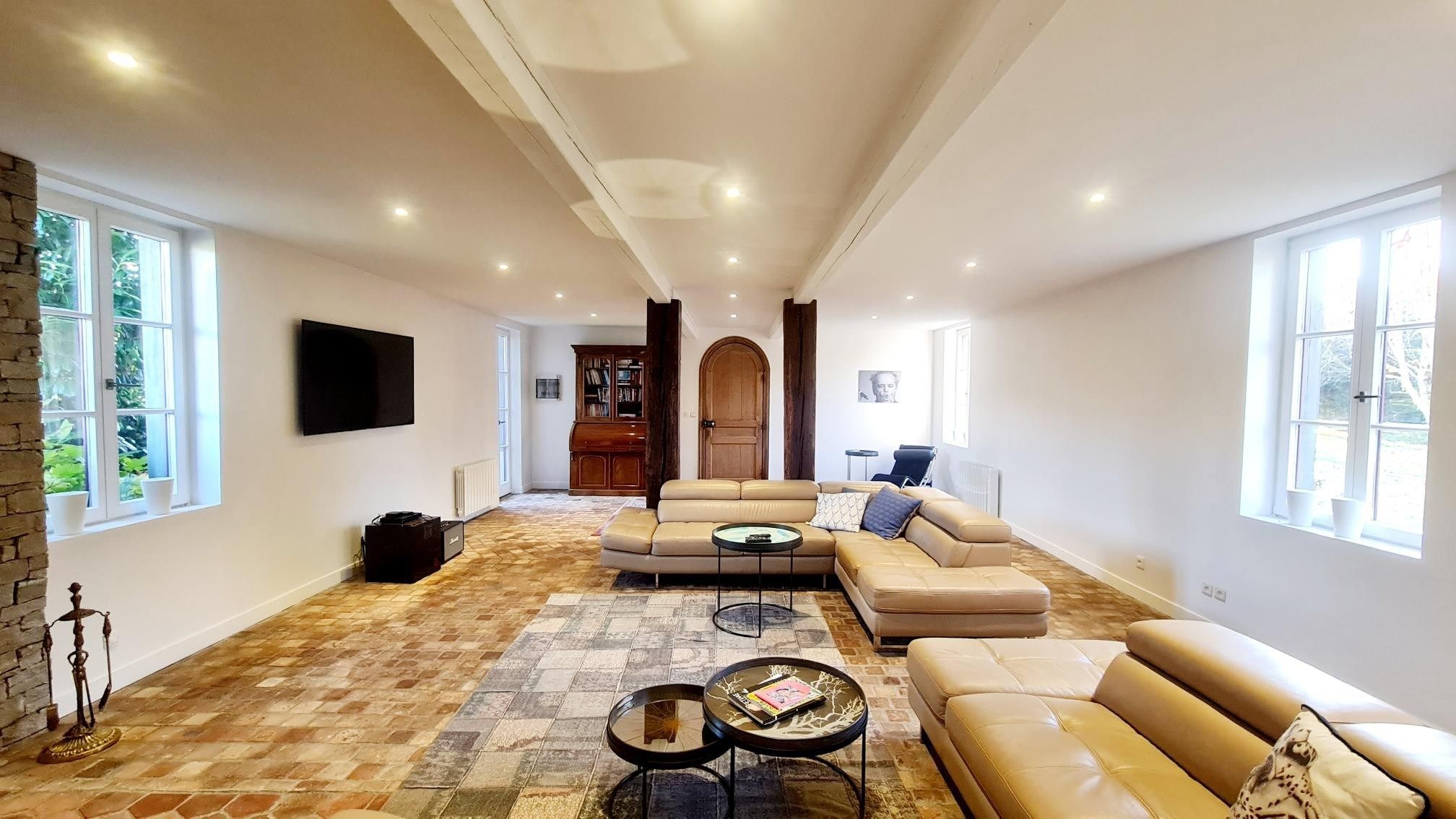 luxury house 9 Rooms for sale on QUETTEVILLE (14130)