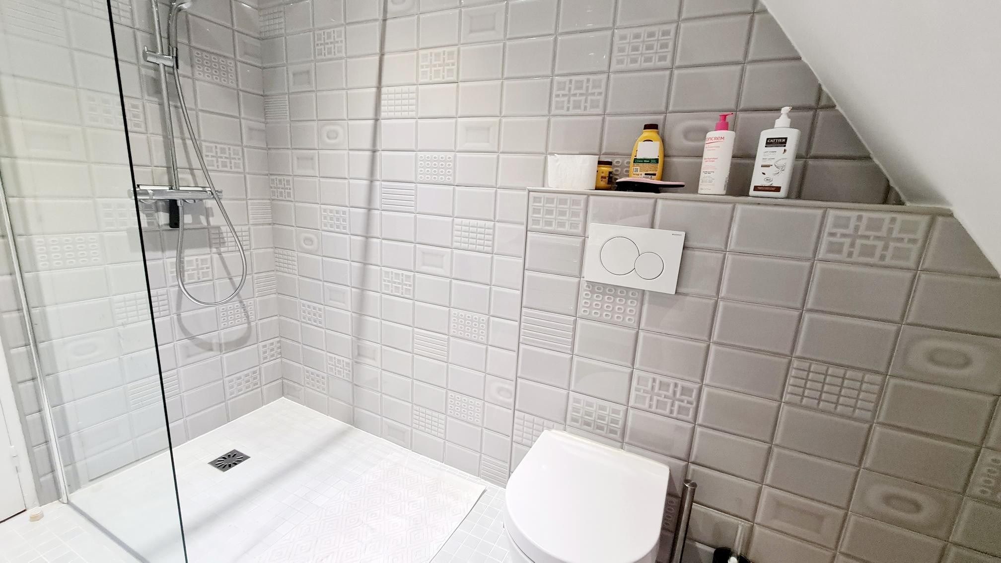 luxury house 9 Rooms for sale on QUETTEVILLE (14130)