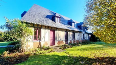 Sale Luxury house Pont-l'Évêque 9 Rooms 250 m²