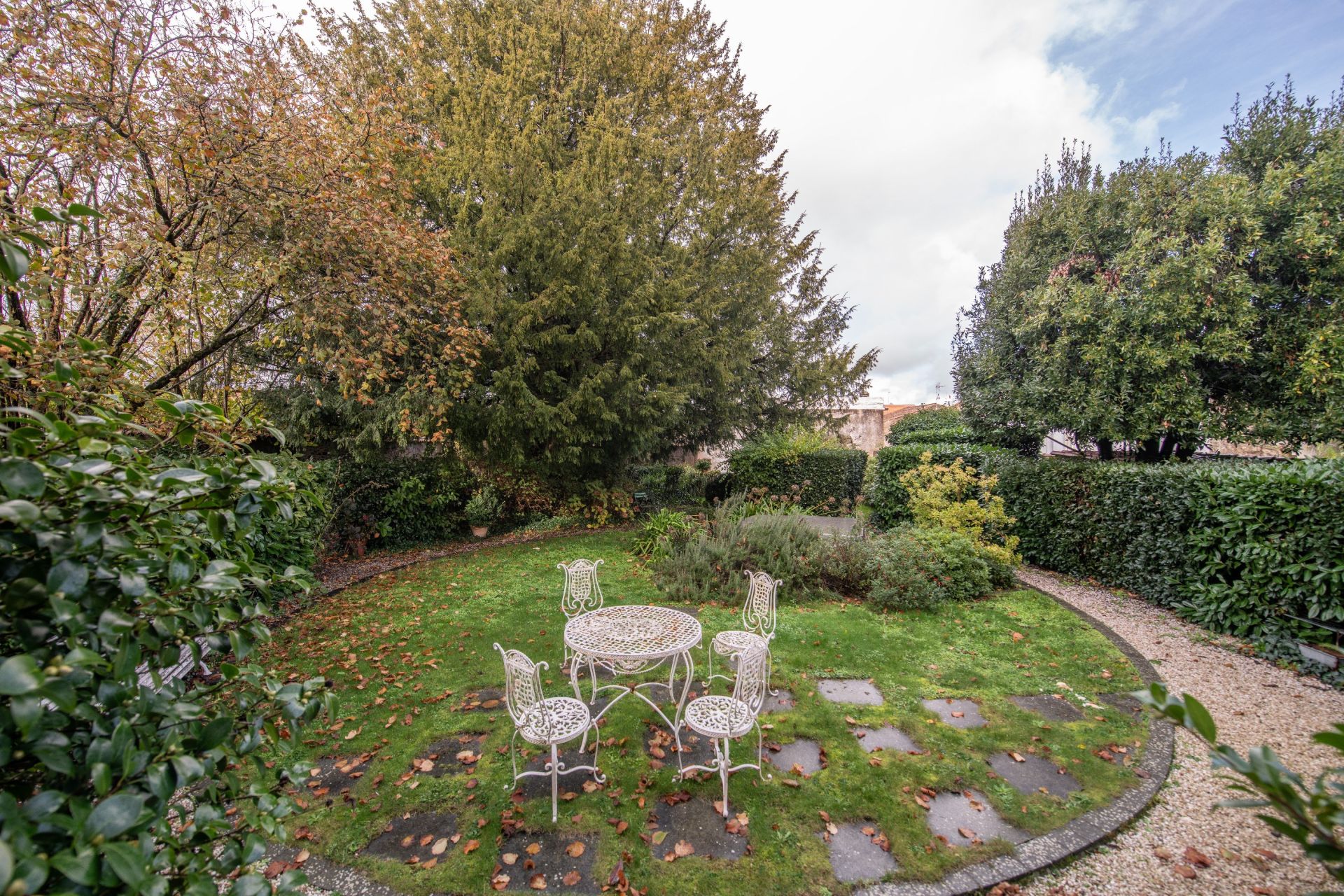 maison bourgeoise 17 Pièces en vente sur LA ROCHE SUR YON (85000)