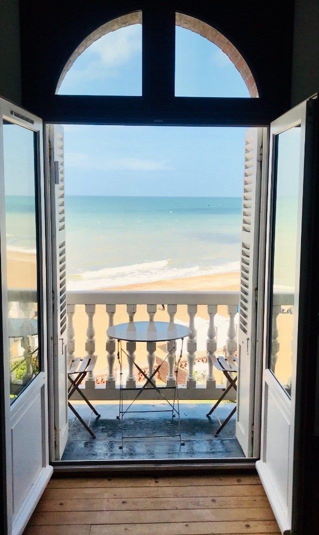 luxury apartment 6 Rooms for sale on VILLERS SUR MER (14640)
