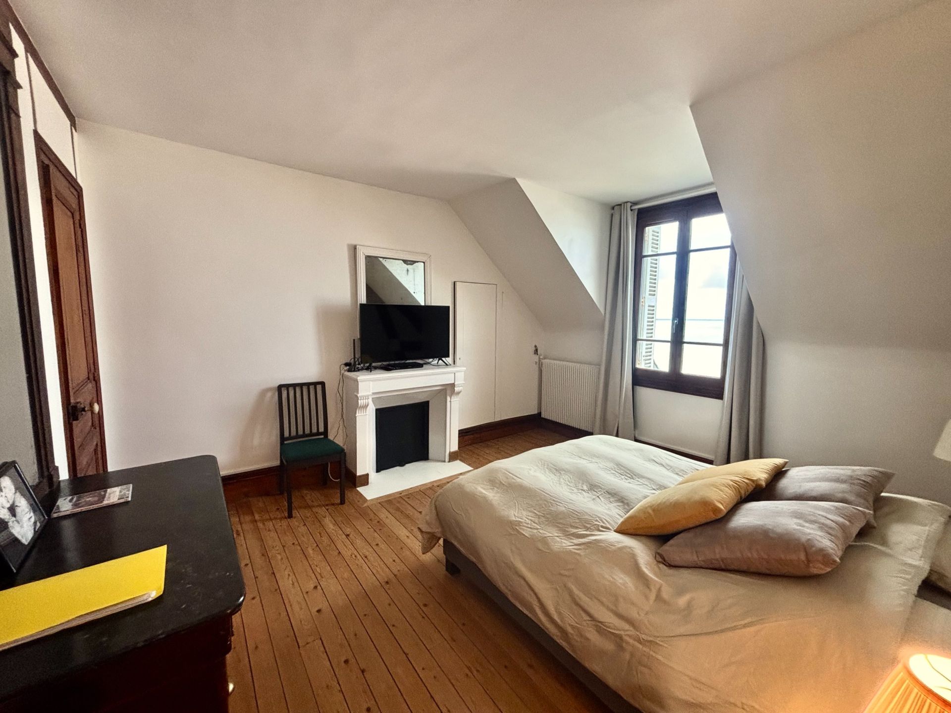 luxury apartment 6 Rooms for sale on VILLERS SUR MER (14640)