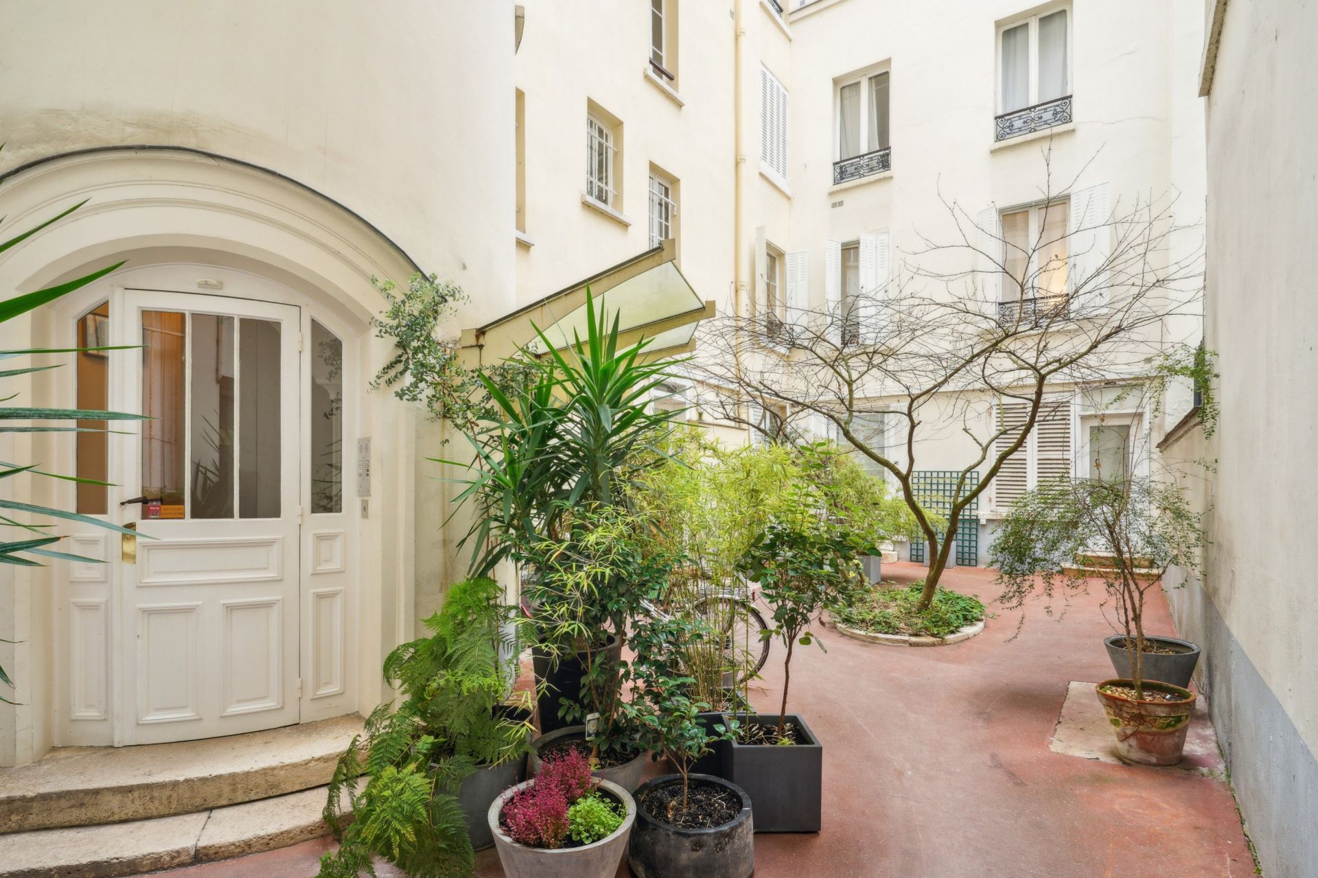 luxury apartment 4 Rooms for rent on PARIS (75007)