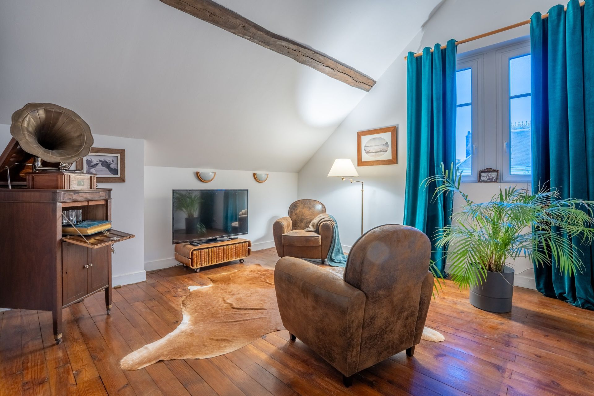 luxury house 9 Rooms for sale on TOURS (37000)