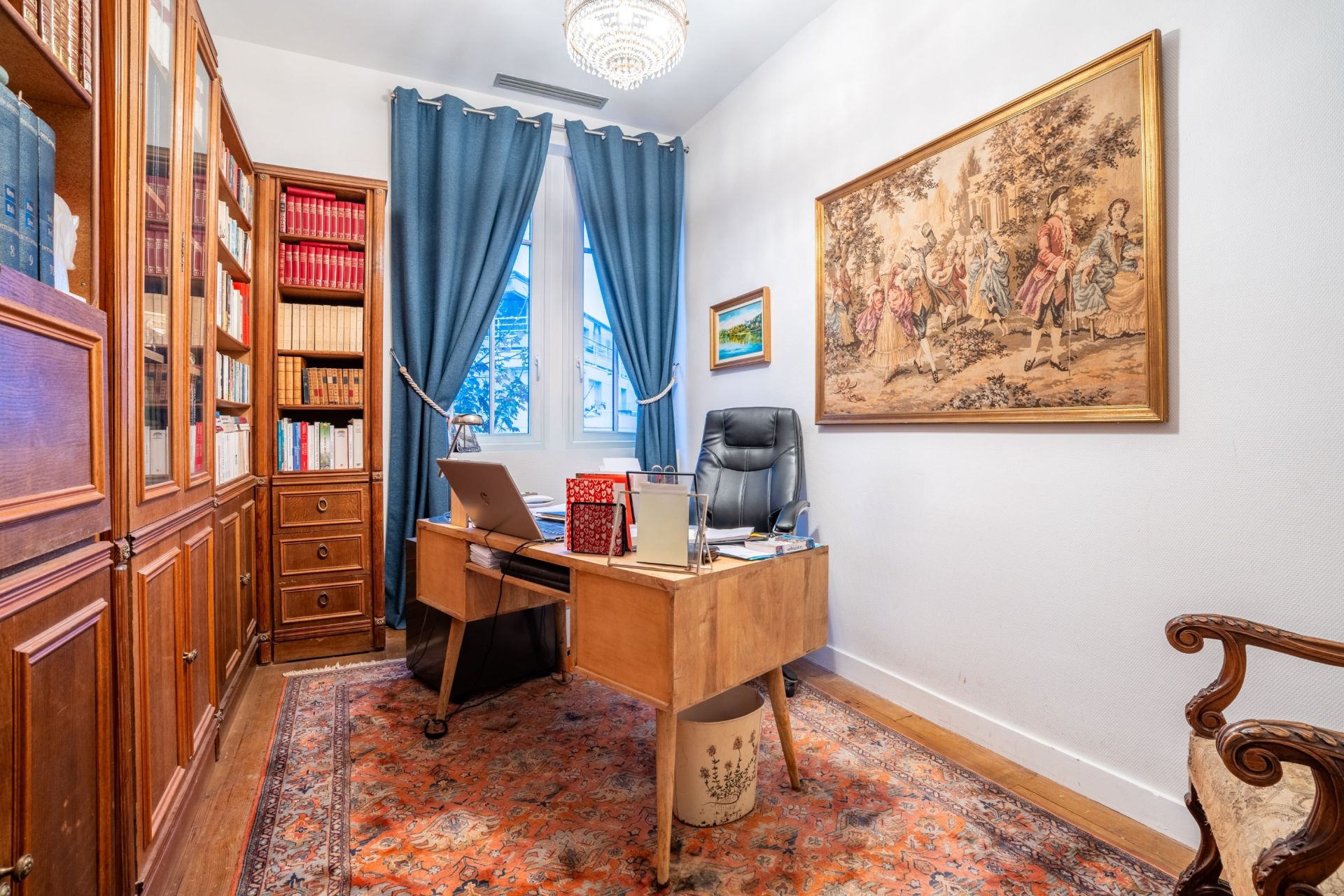 luxury house 9 Rooms for sale on TOURS (37000)