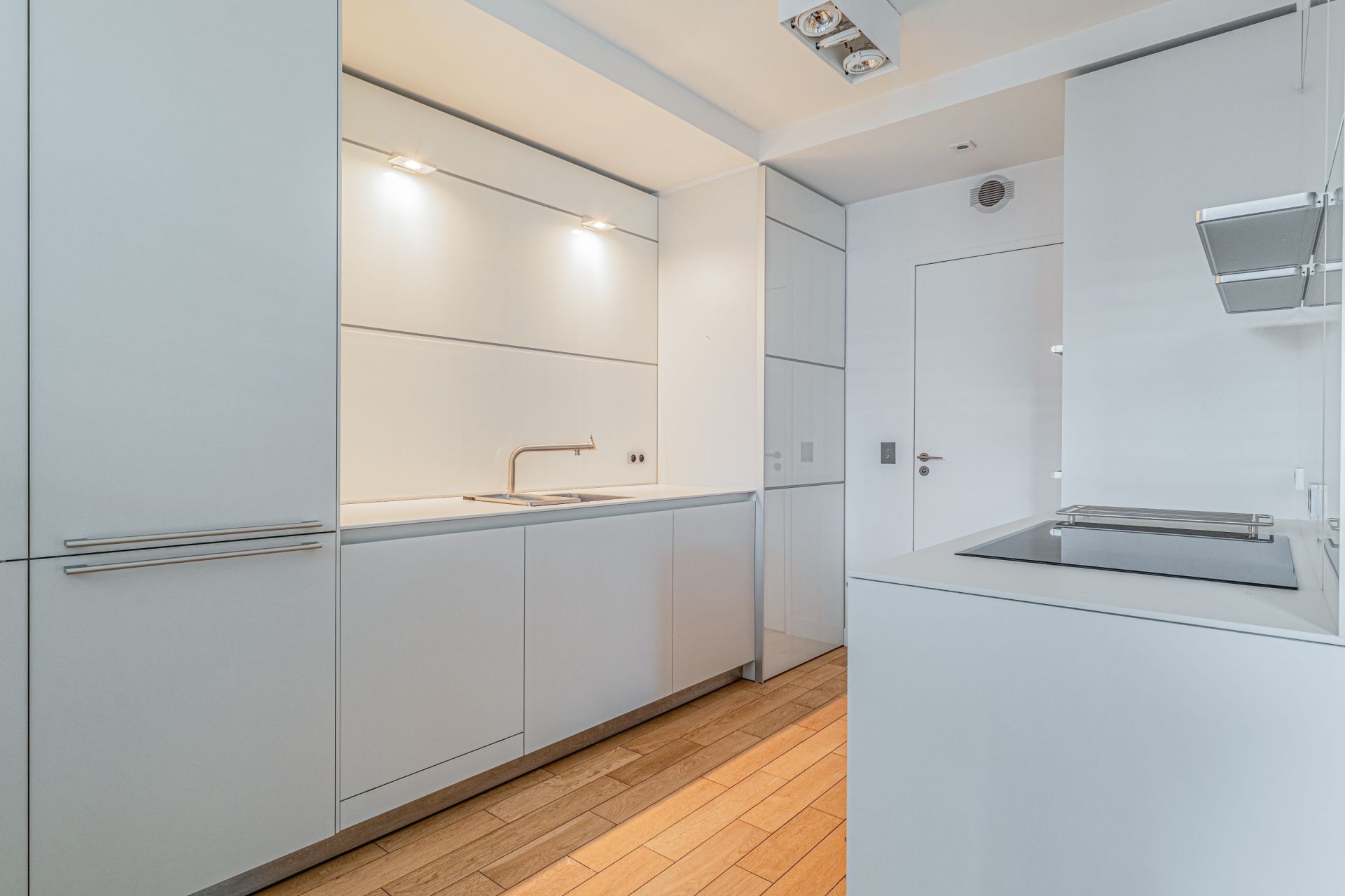 luxury apartment 5 Rooms for sale on LYON (69006)