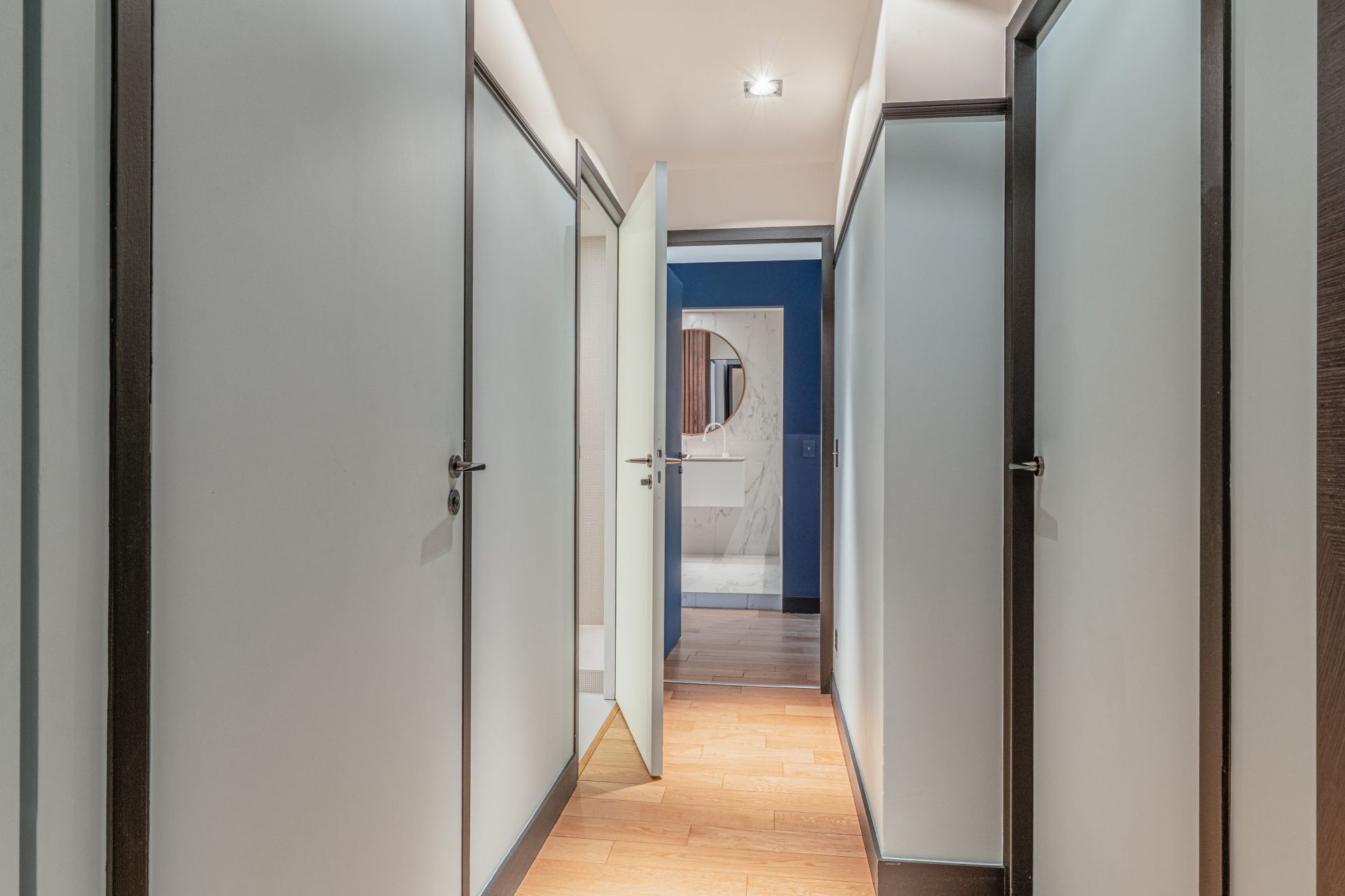luxury apartment 5 Rooms for sale on LYON (69006)