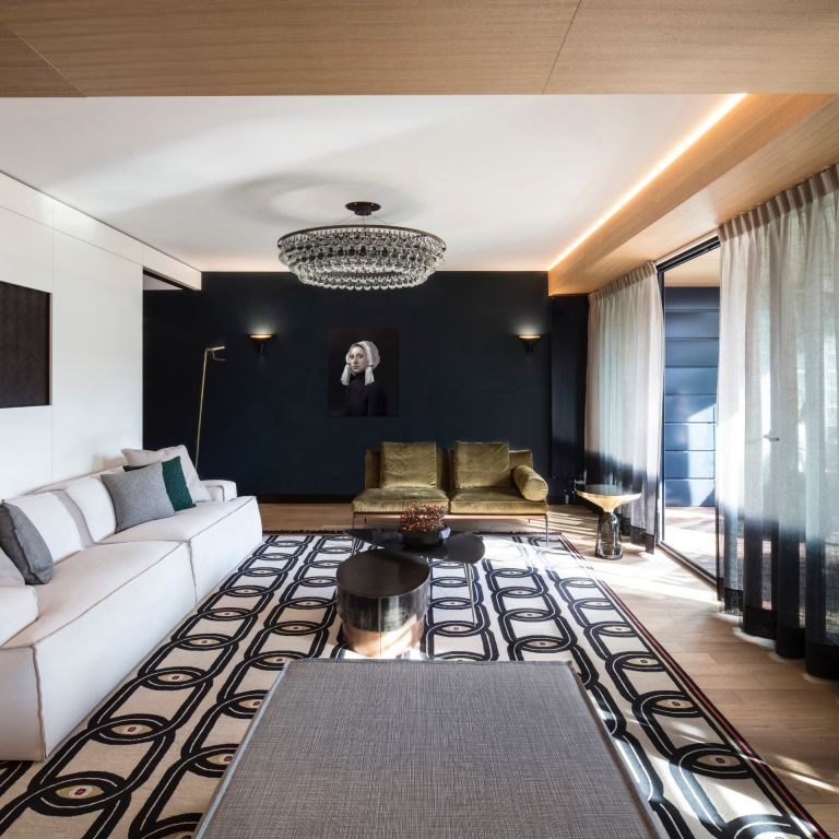 luxury apartment 5 Rooms for sale on LYON (69006)
