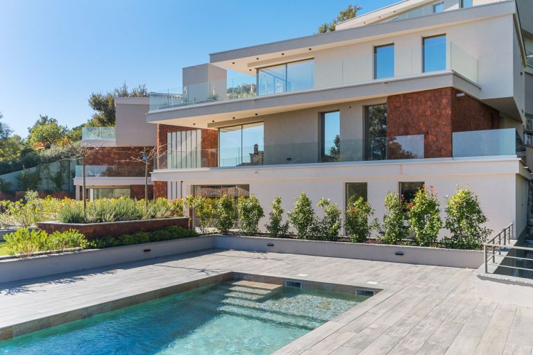 luxury apartment 4 Rooms for sale on LES ADRETS DE L ESTEREL (83600)