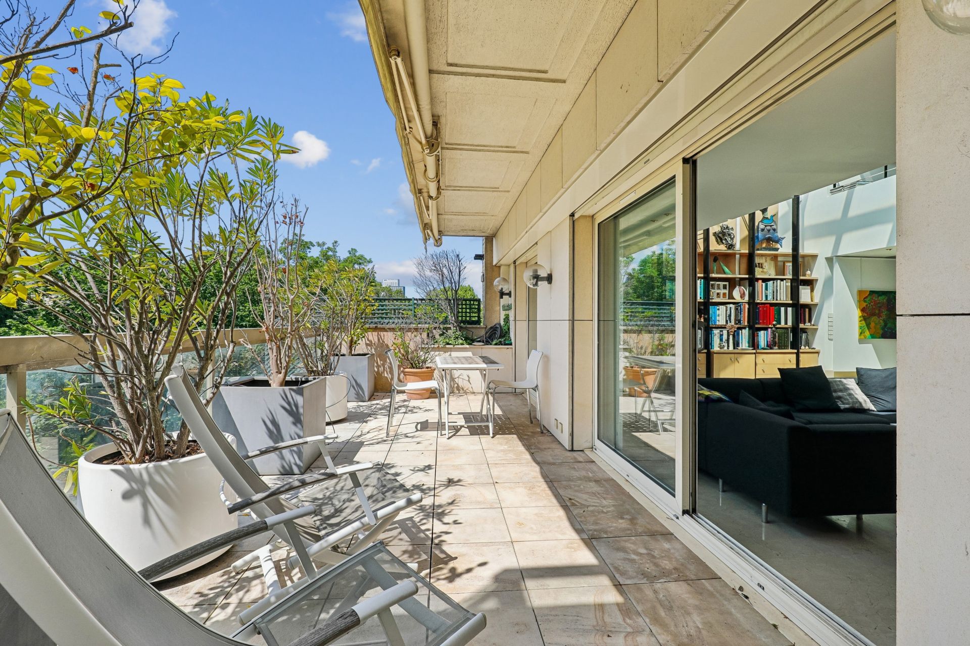 luxury apartment 5 Rooms for sale on NEUILLY SUR SEINE (92200)