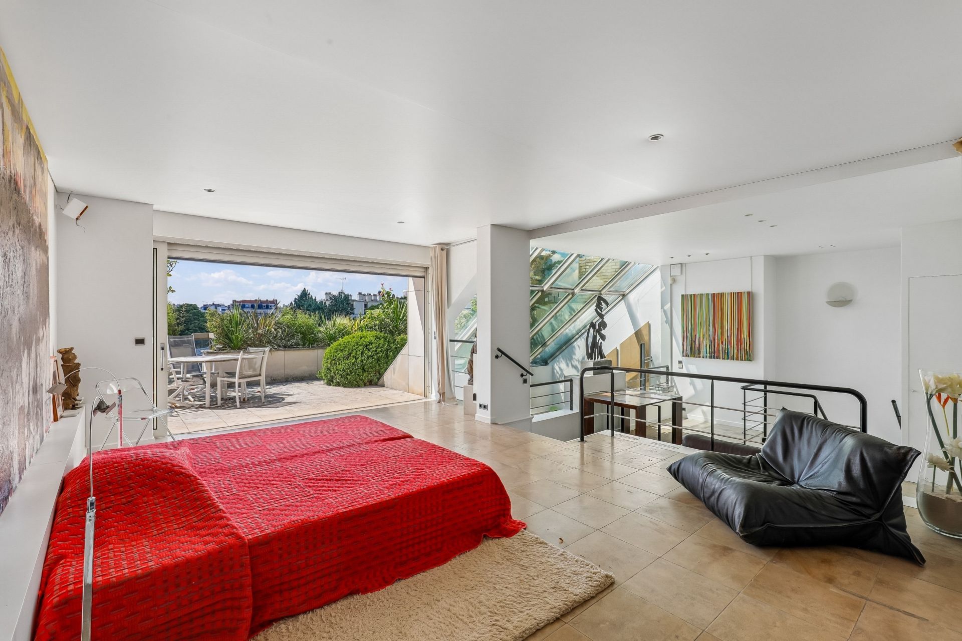 luxury apartment 5 Rooms for sale on NEUILLY SUR SEINE (92200)