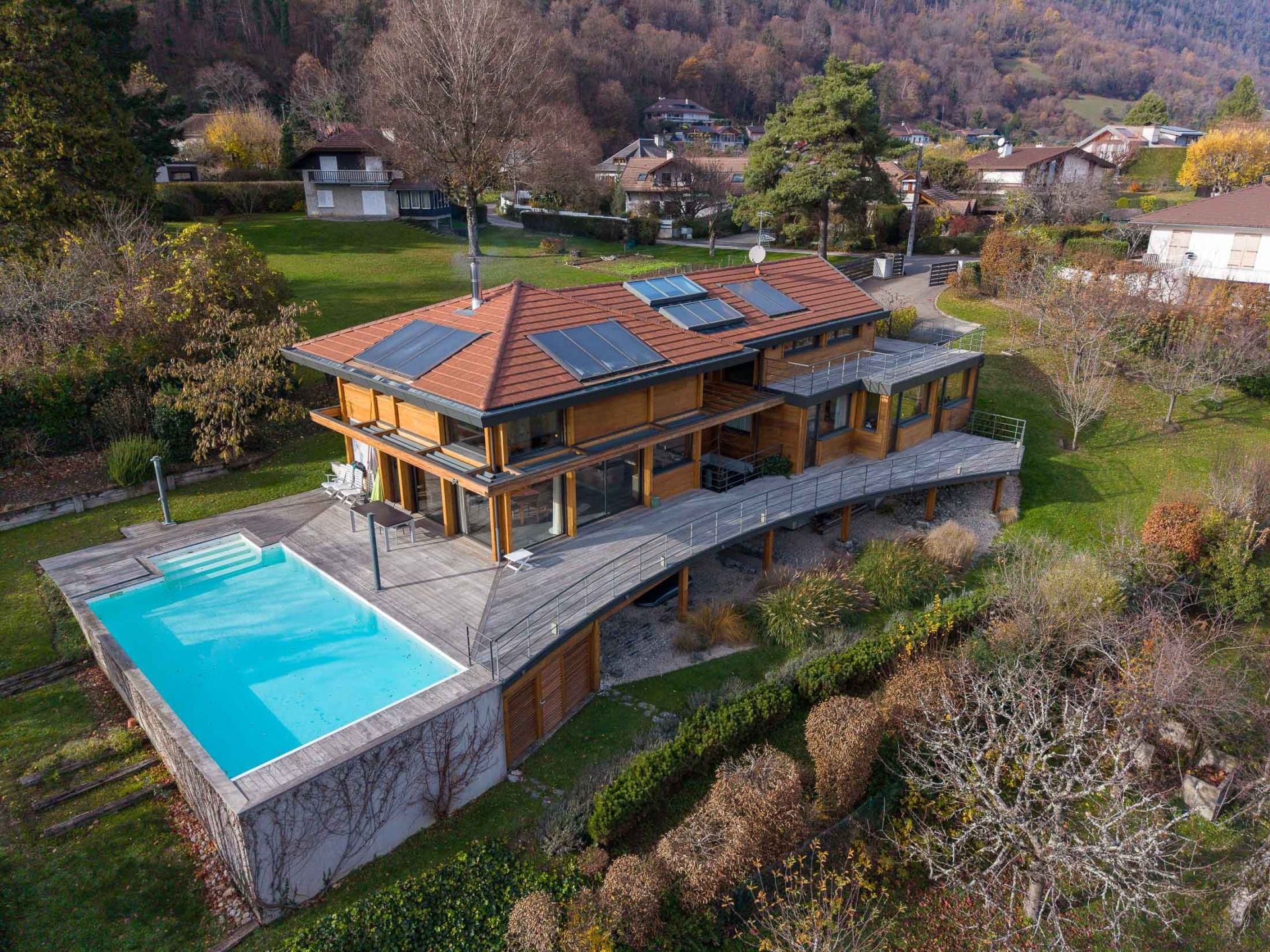 luxury house 7 Rooms for sale on SEVRIER (74320)