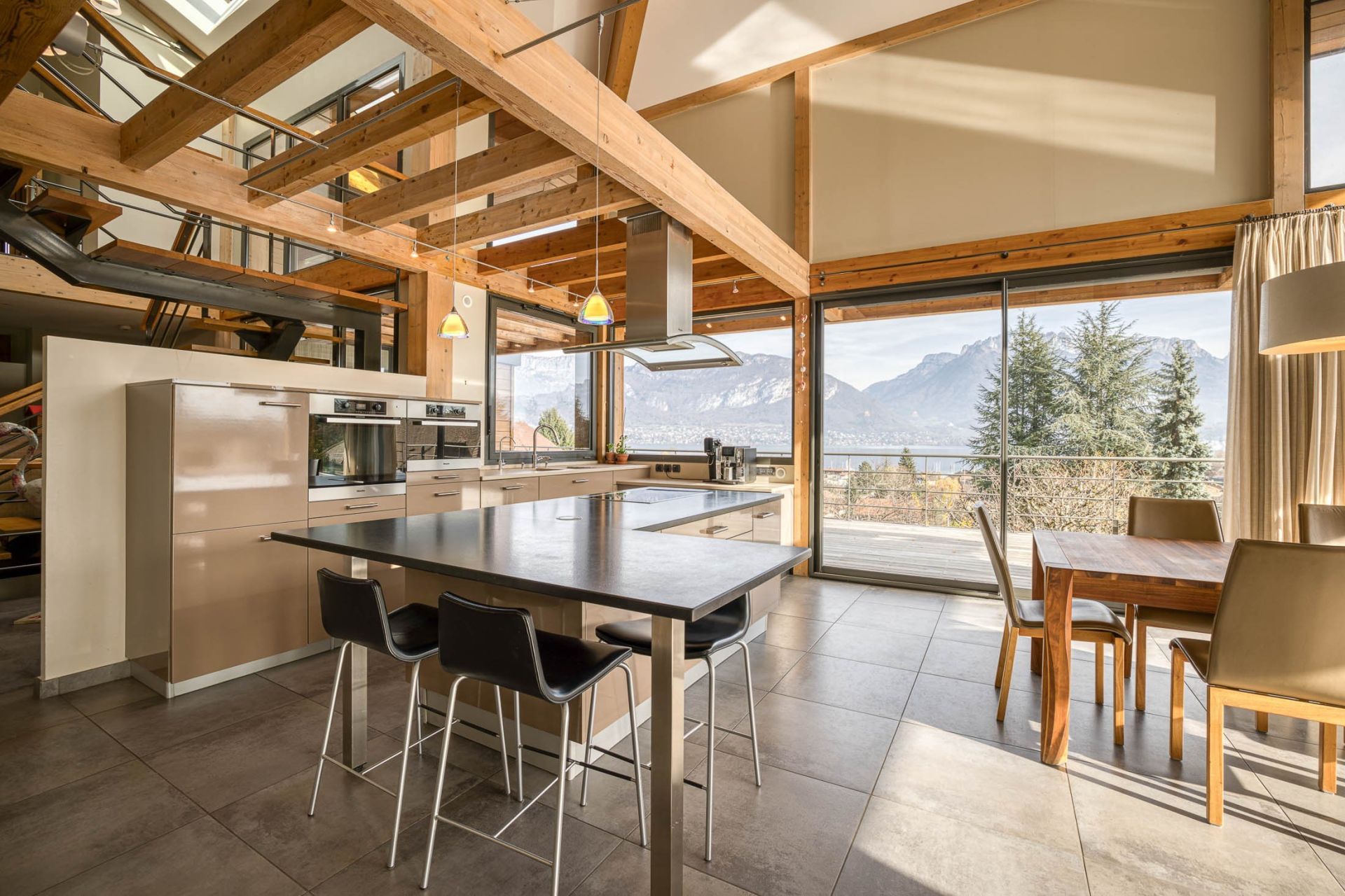 luxury house 7 Rooms for sale on SEVRIER (74320)