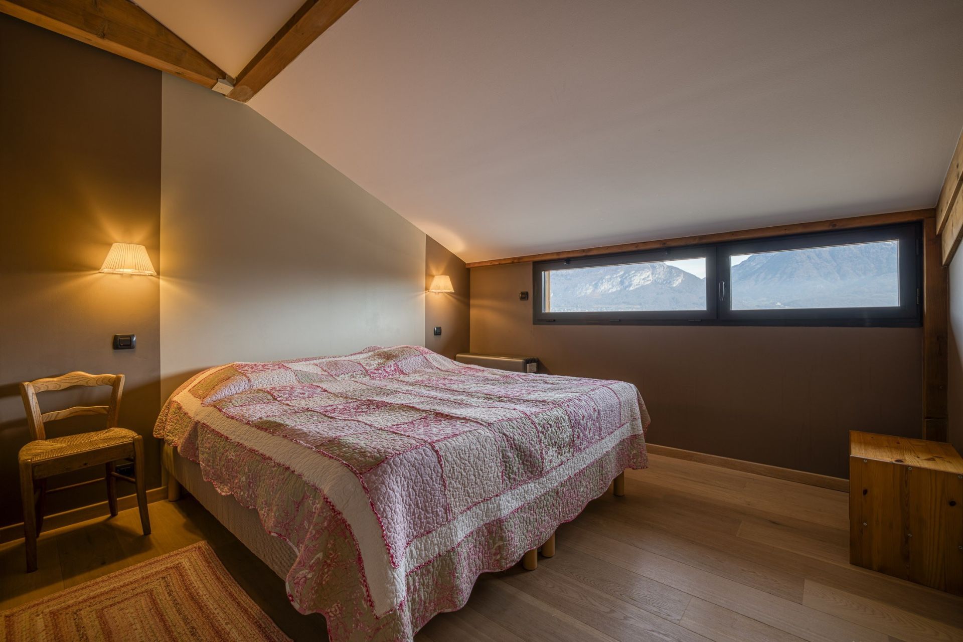 luxury house 7 Rooms for sale on SEVRIER (74320)