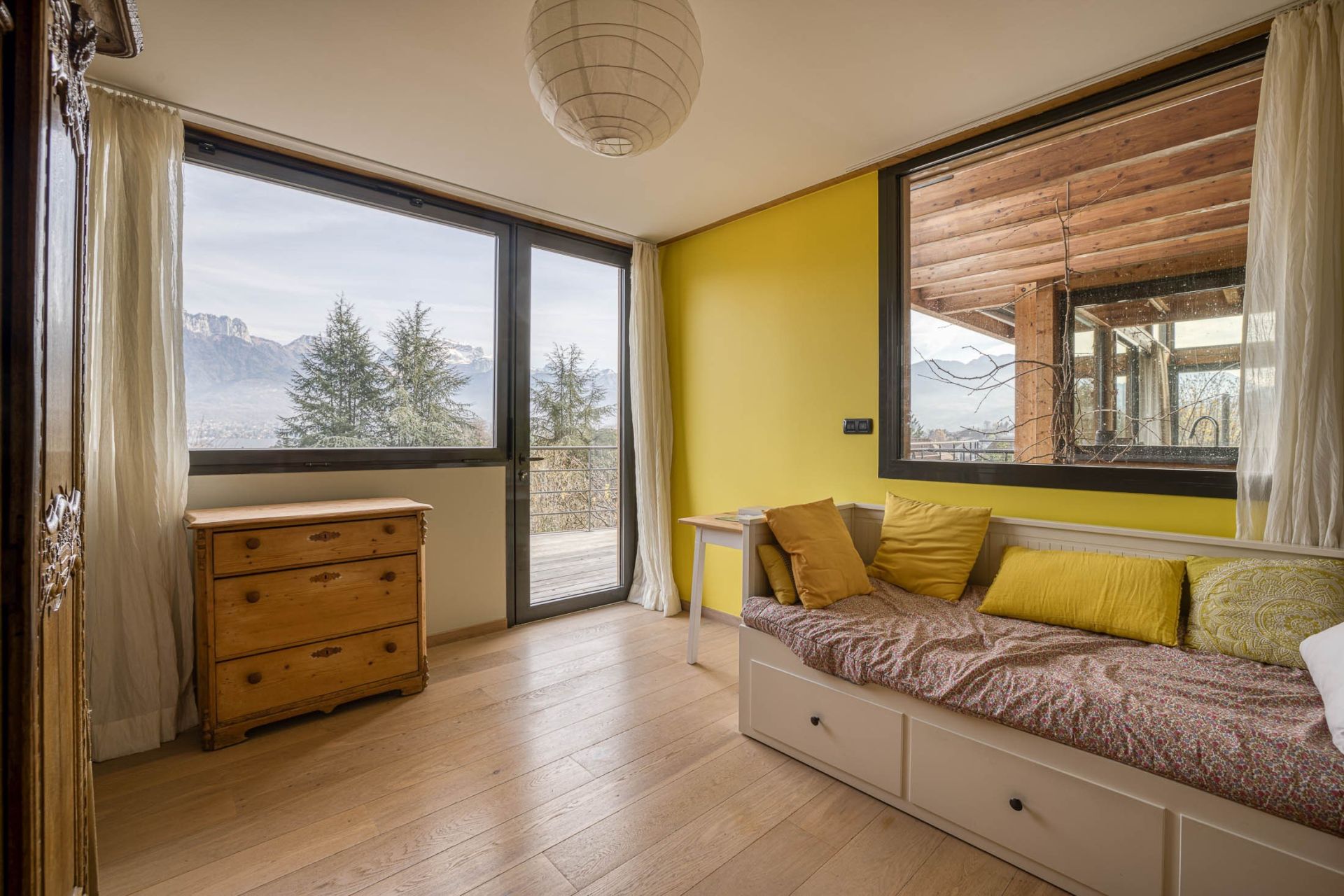 luxury house 7 Rooms for sale on SEVRIER (74320)